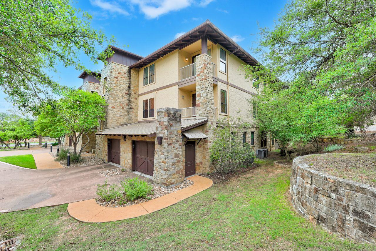 6712 Lantern View Dr # 303, Jonestown, TX 78645