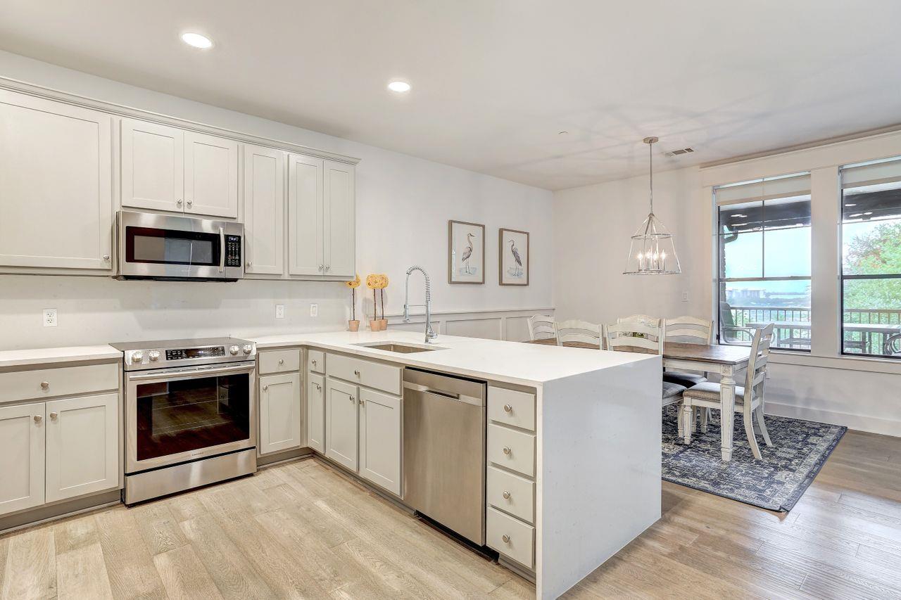 6712 Lantern View Dr # 303, Jonestown, TX 78645