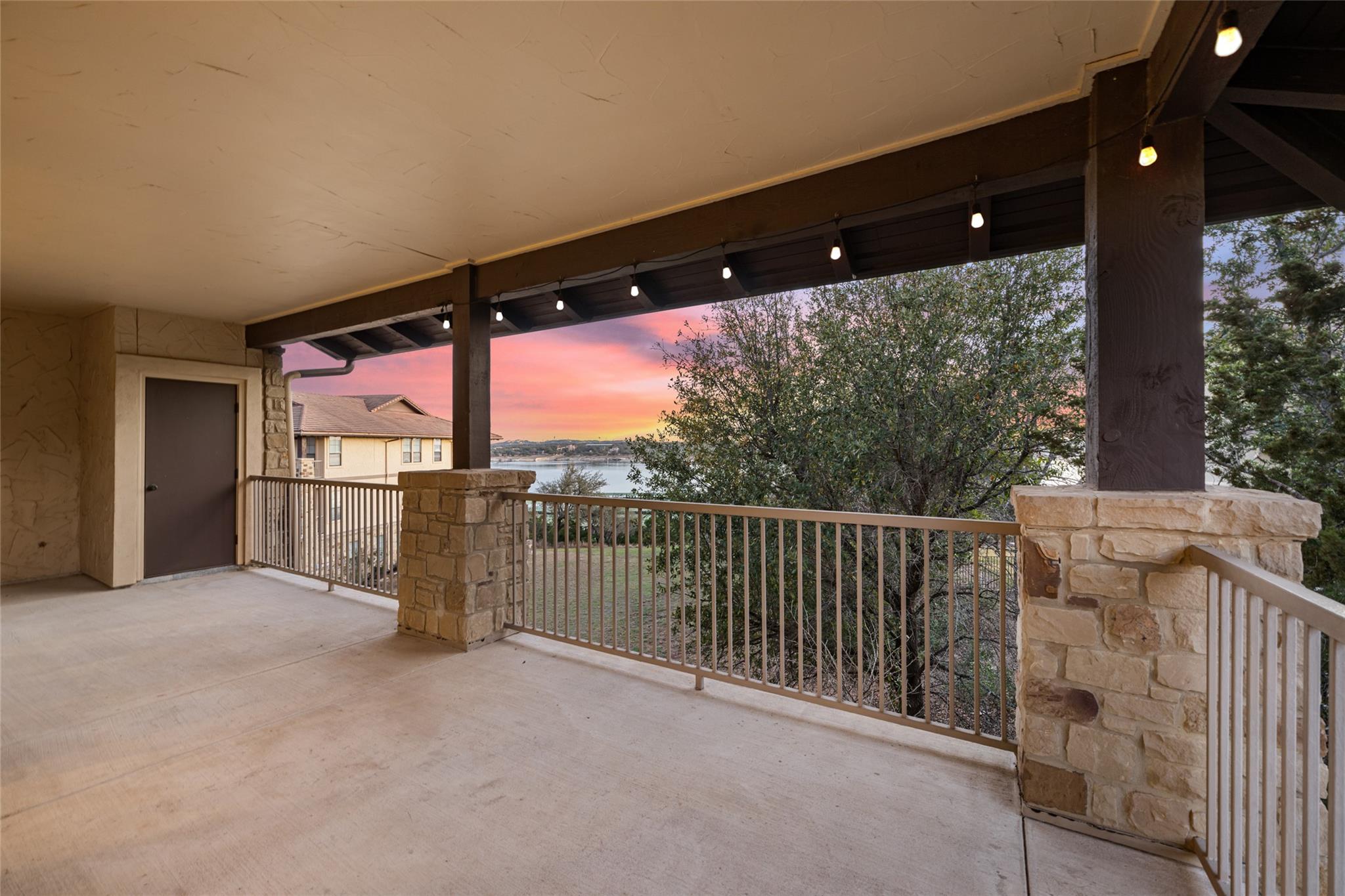 6712 Lantern View Dr # 303, Jonestown, TX 78645