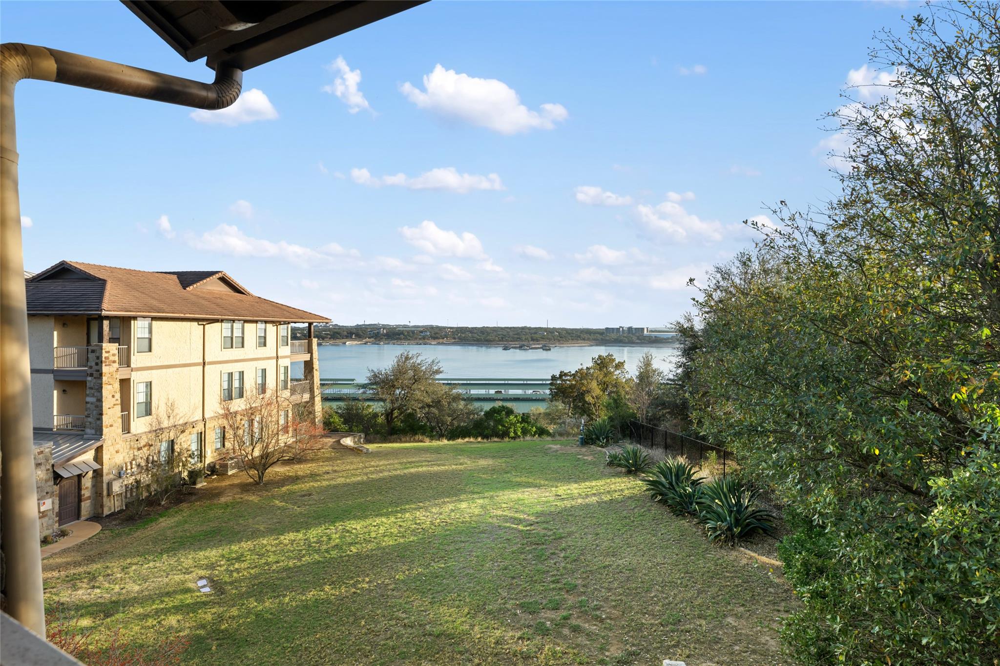 6712 Lantern View Dr # 303, Jonestown, TX 78645