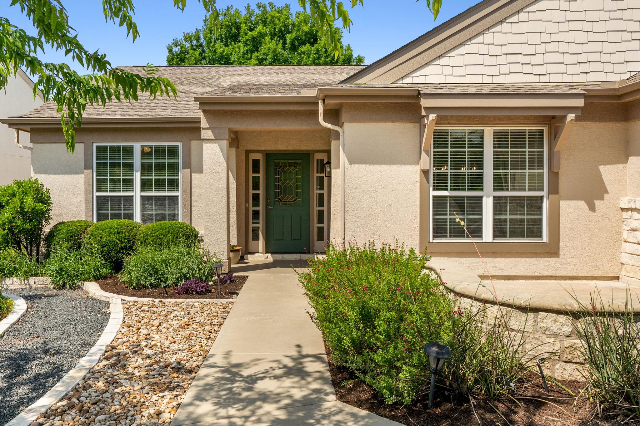 707 Armstrong Dr, Georgetown, TX 78633