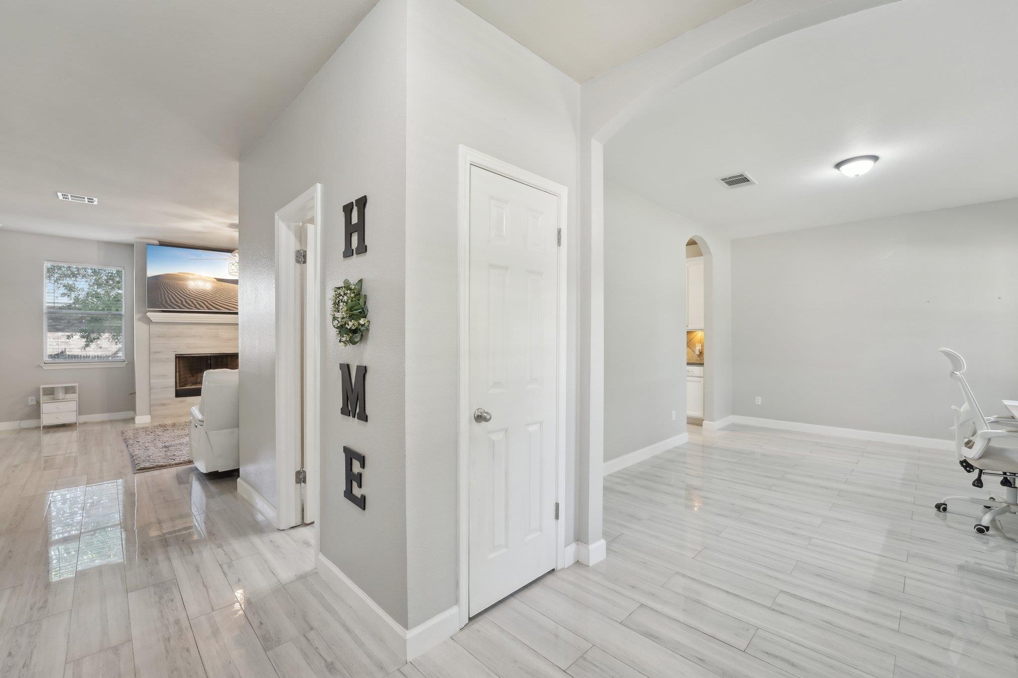 504 Chaparral Dr, Leander, TX 78641