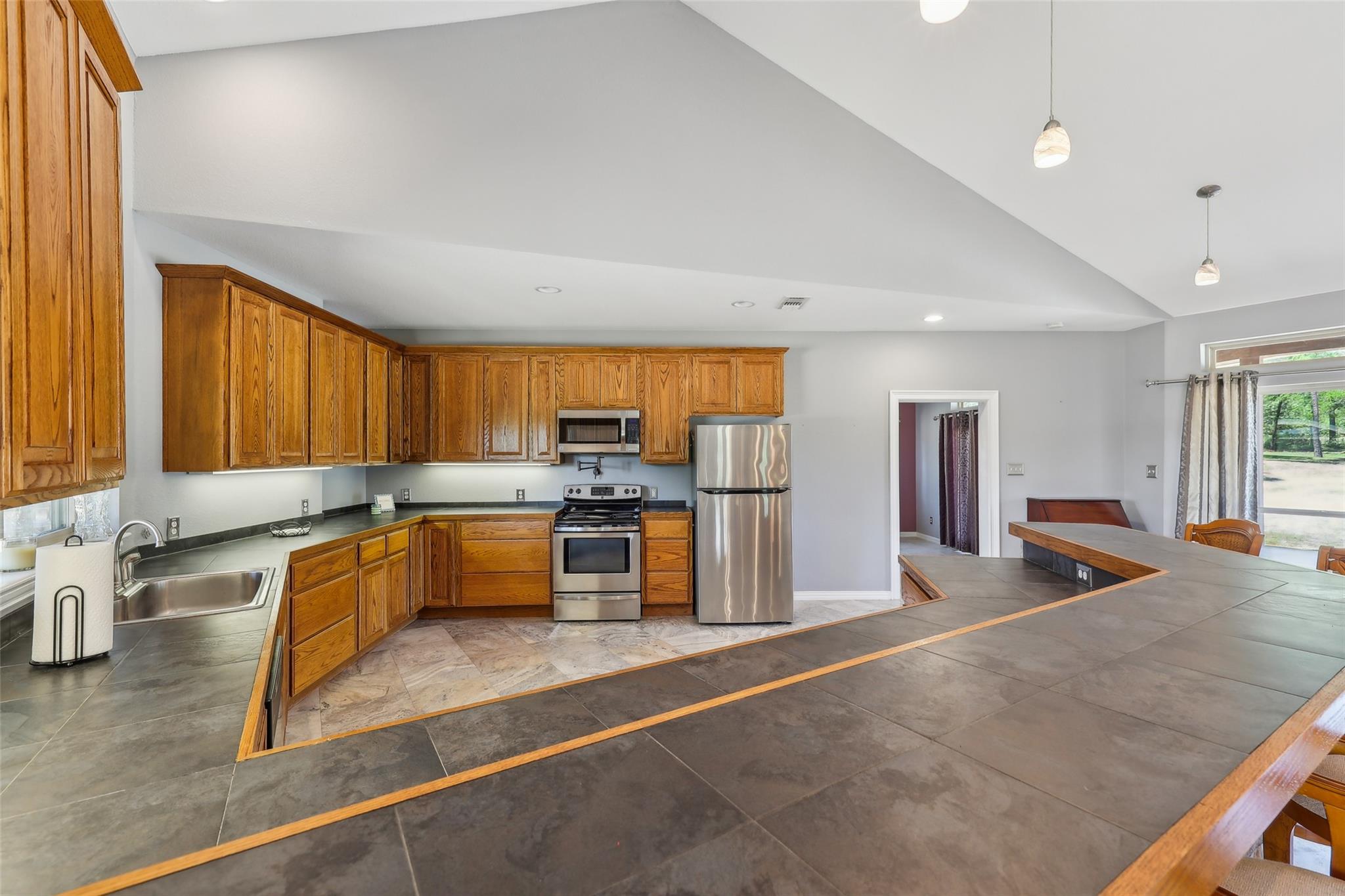129 Country Air Dr, Bastrop, TX 78602