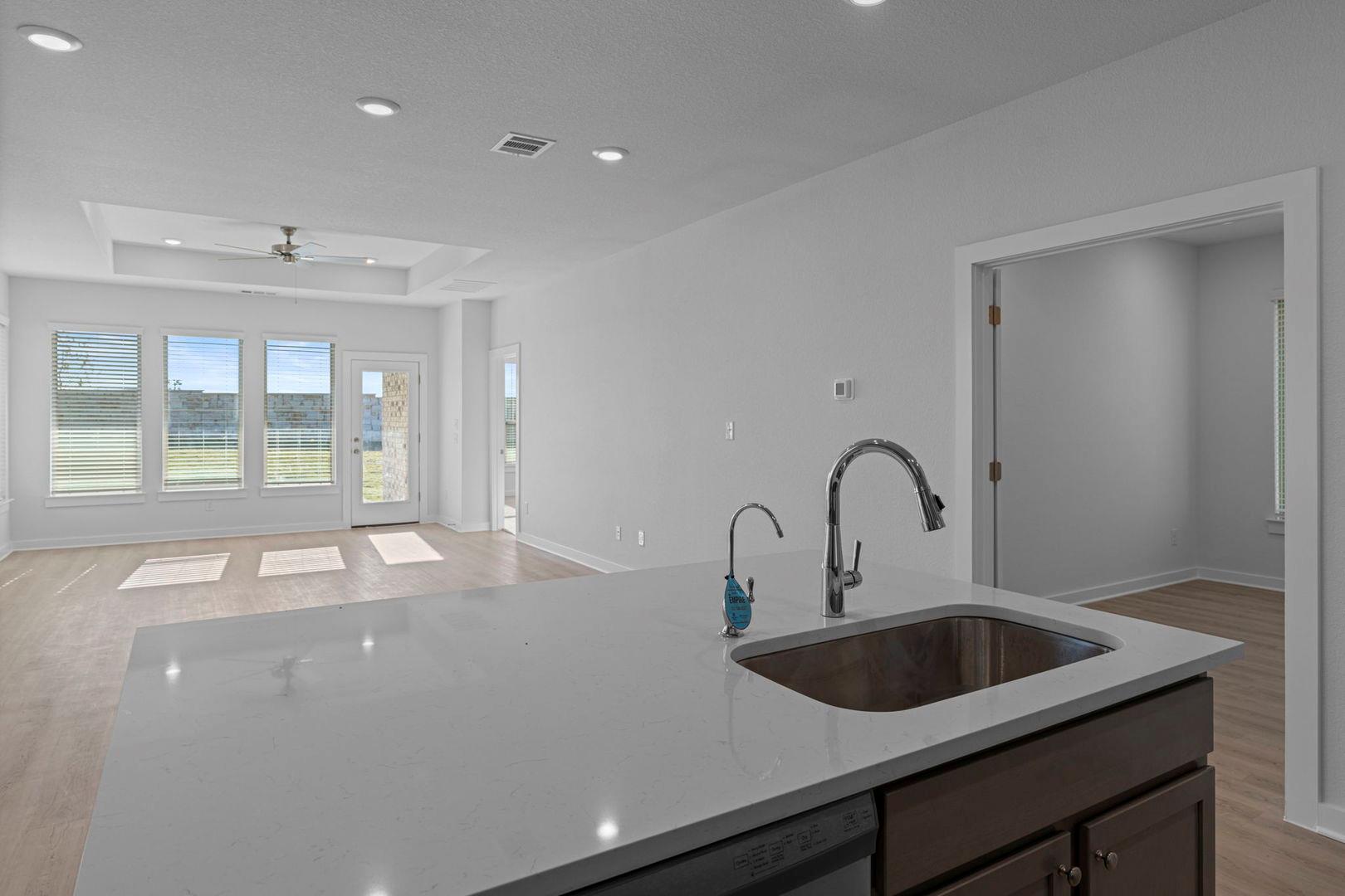 408 Bloomington Loop, Hutto, TX 78634