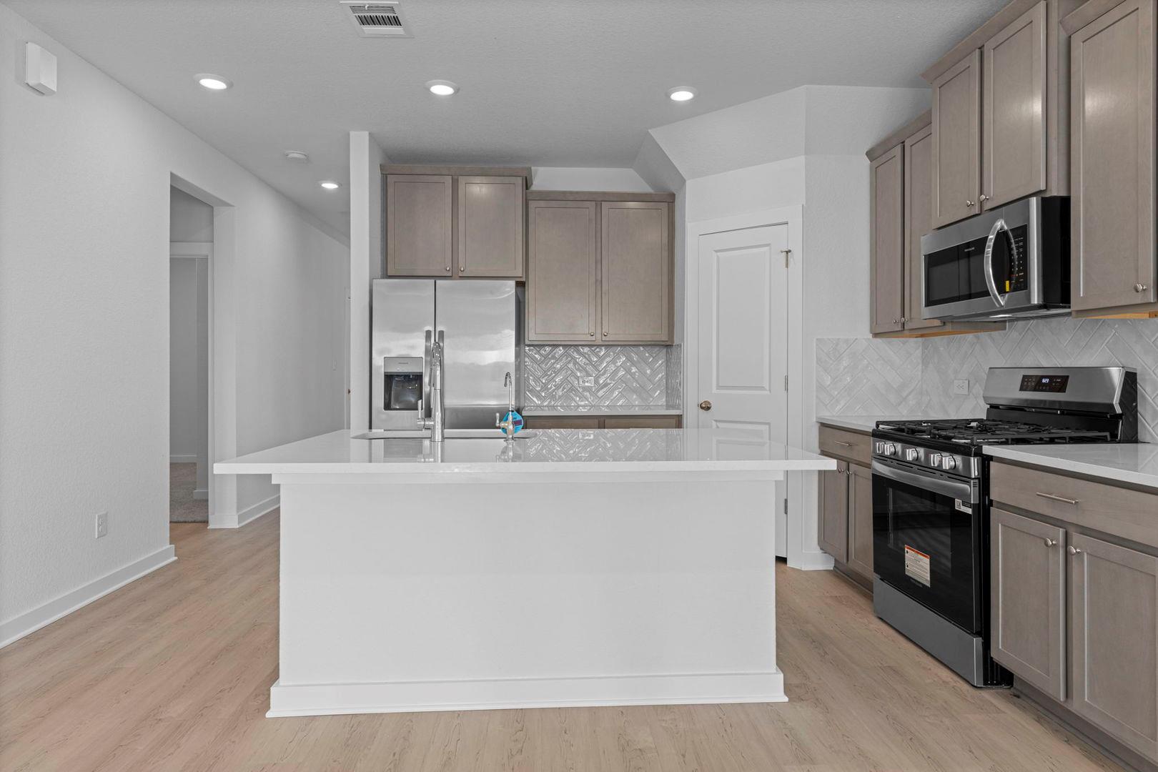 408 Bloomington Loop, Hutto, TX 78634