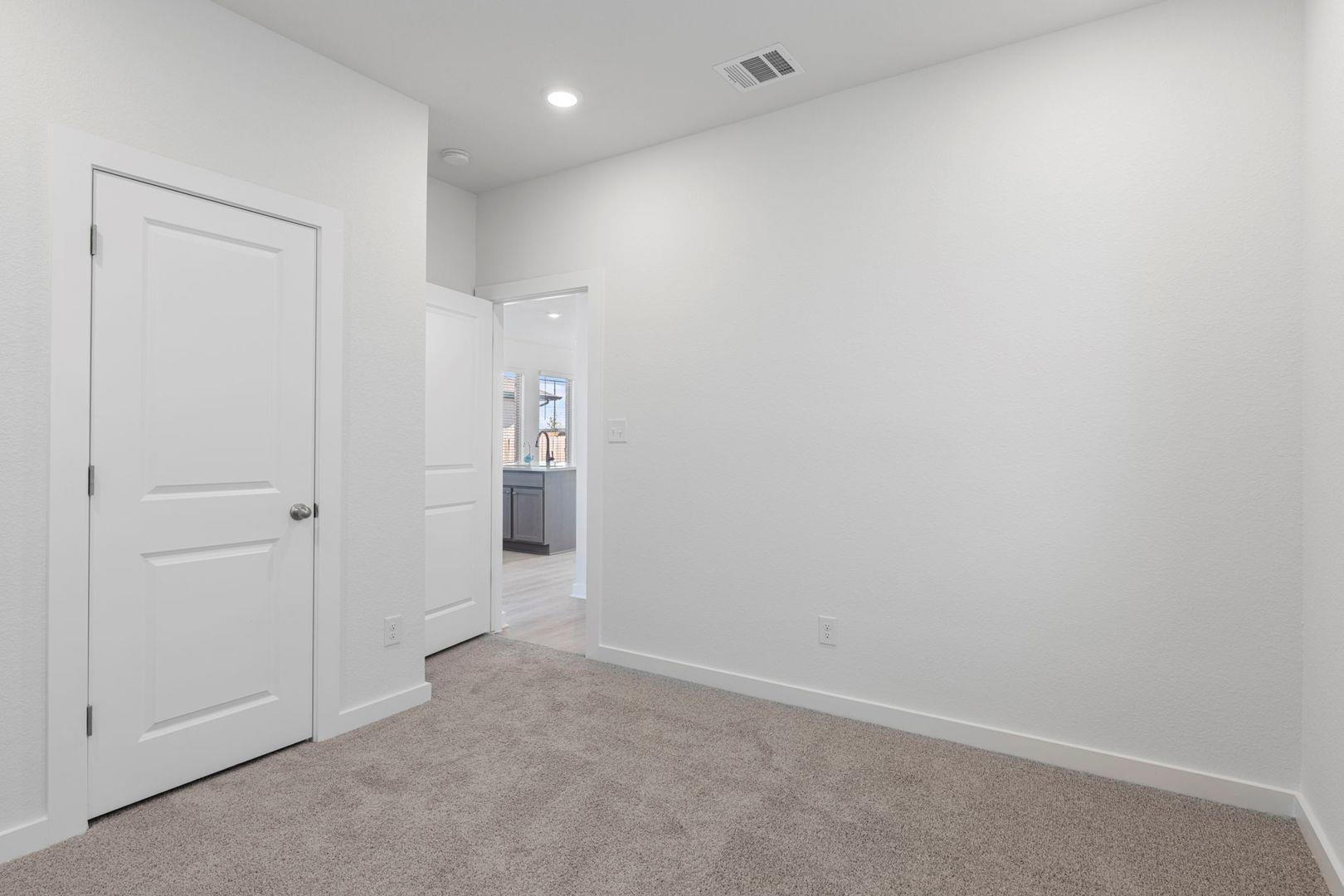 408 Bloomington Loop, Hutto, TX 78634