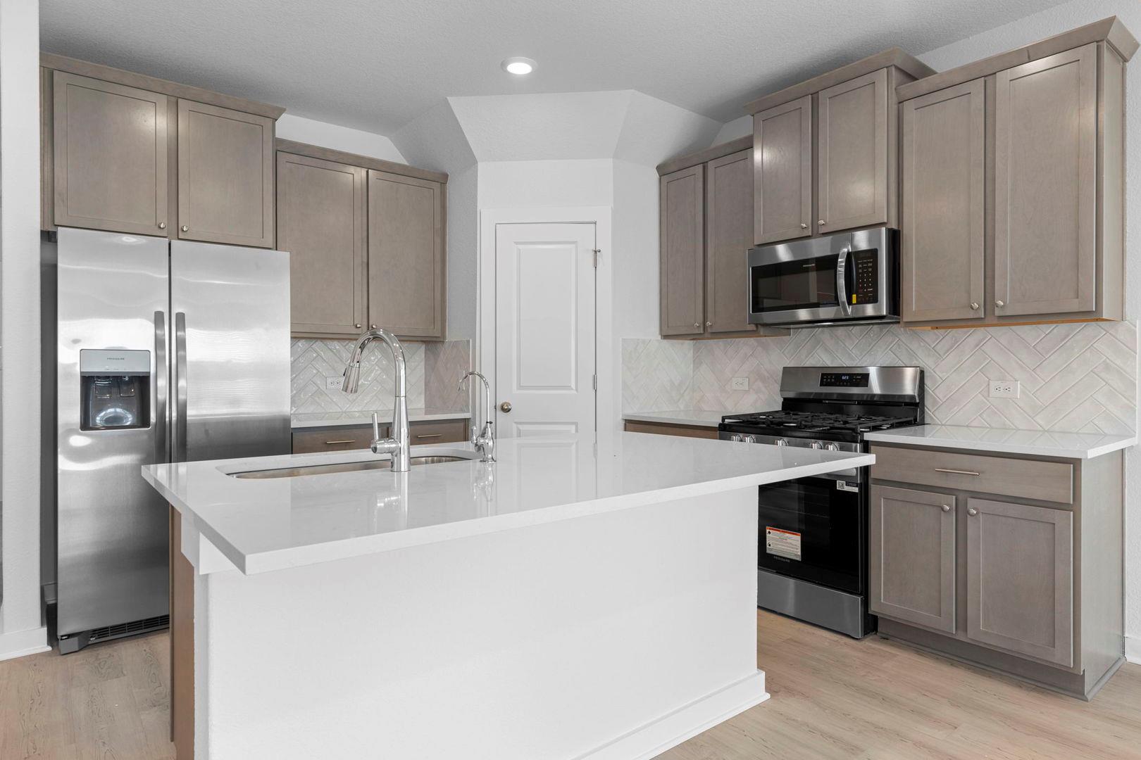 408 Bloomington Loop, Hutto, TX 78634