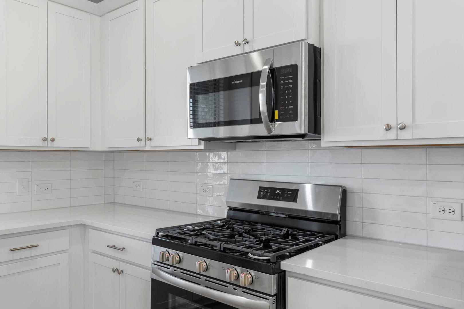 501 Bloomington Loop, Hutto, TX 78634