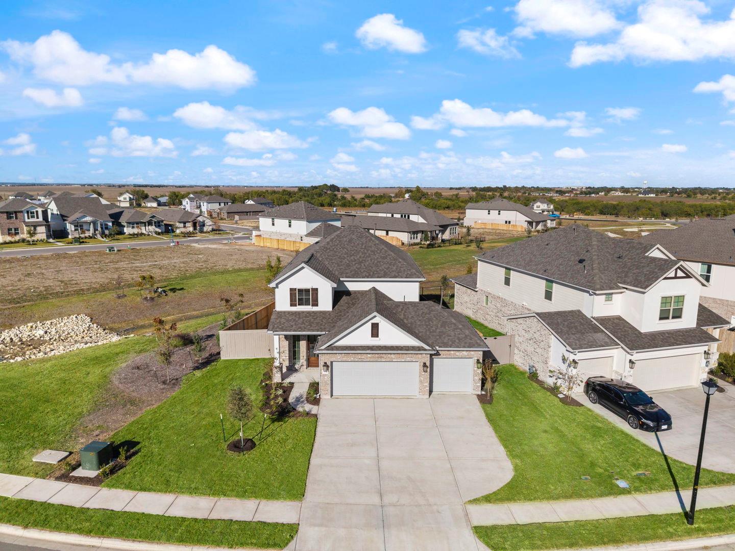 501 Bloomington Loop, Hutto, TX 78634