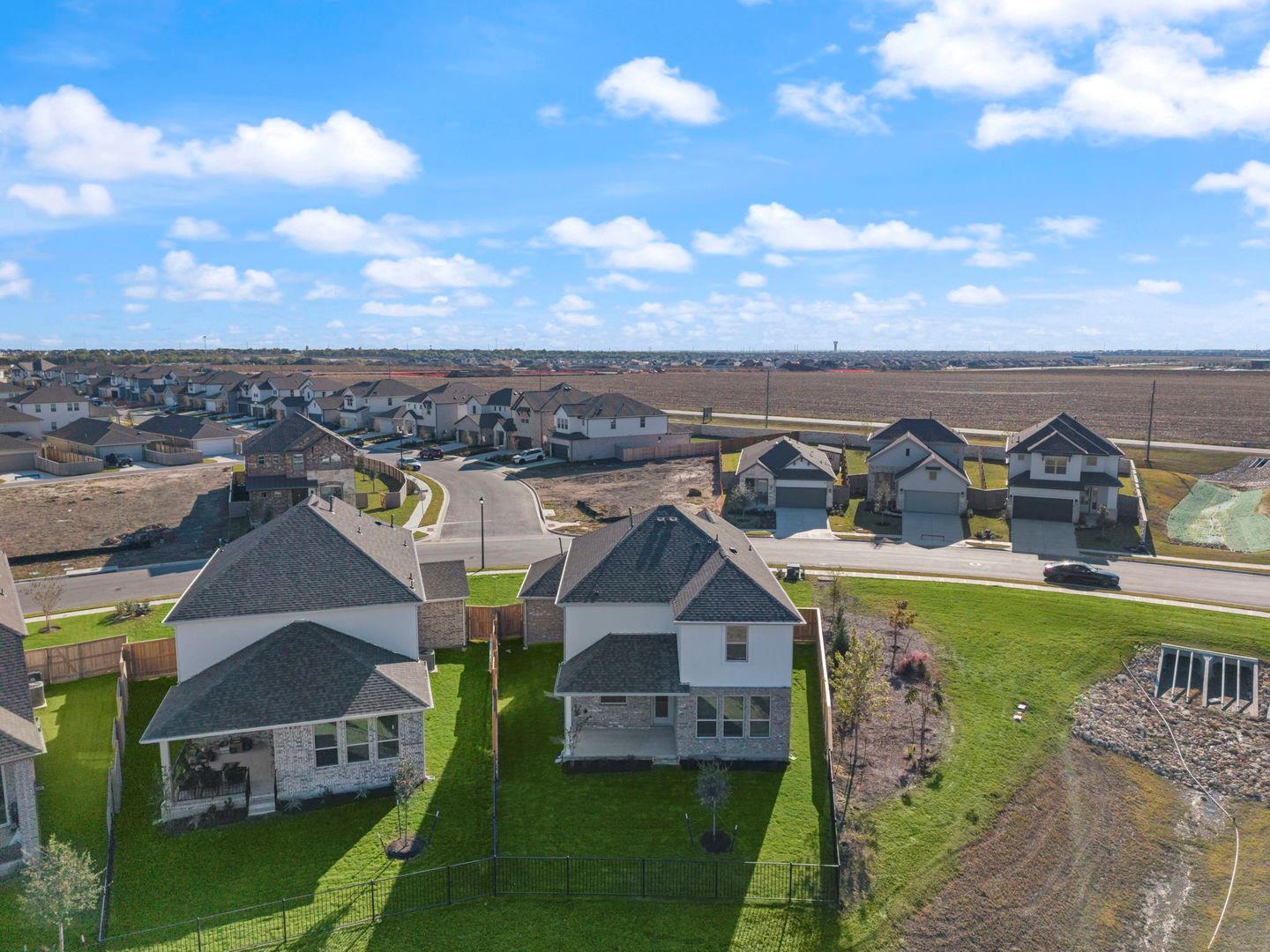 501 Bloomington Loop, Hutto, TX 78634