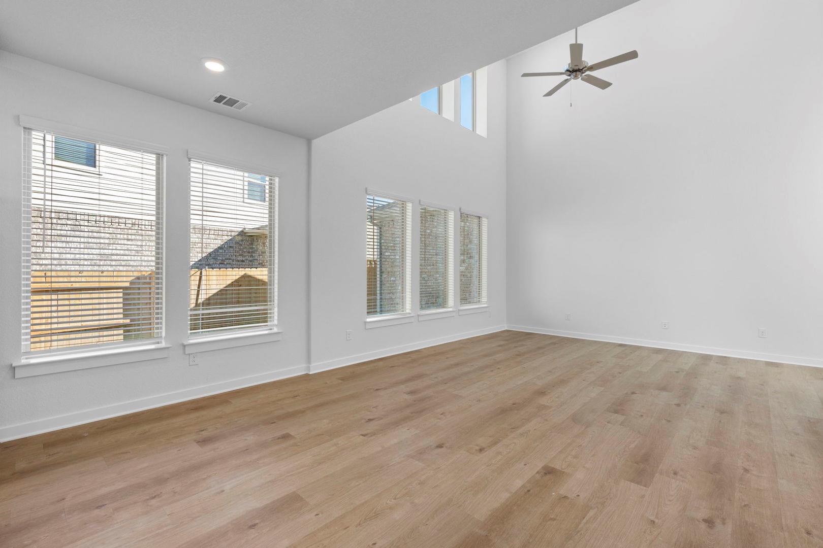 501 Bloomington Loop, Hutto, TX 78634