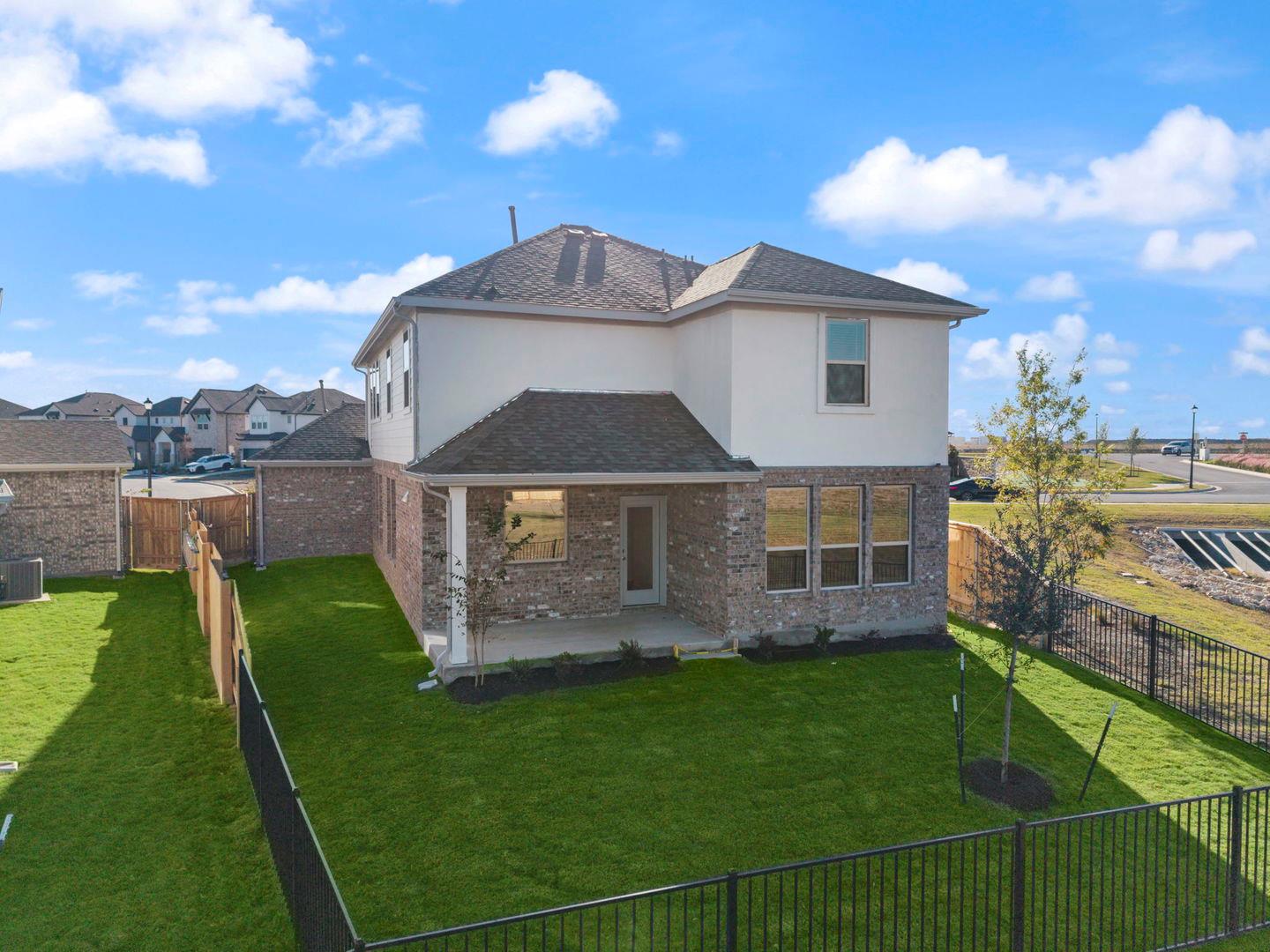 501 Bloomington Loop, Hutto, TX 78634