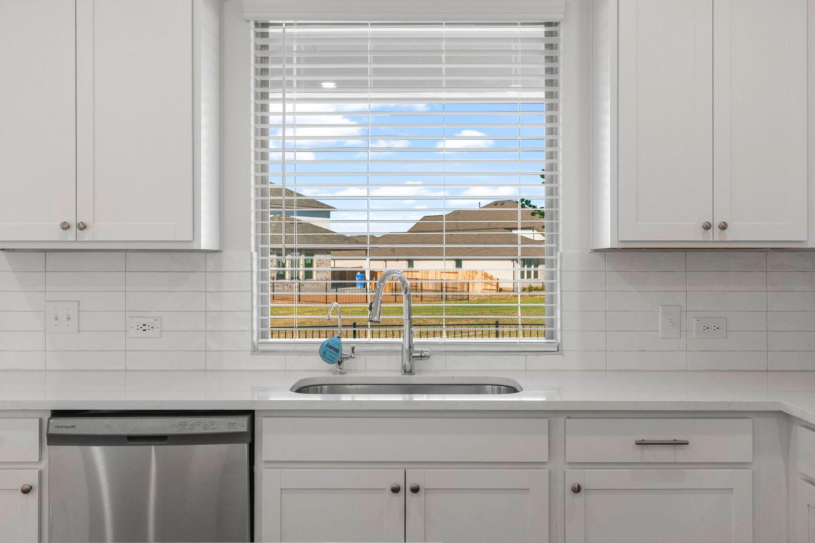 501 Bloomington Loop, Hutto, TX 78634