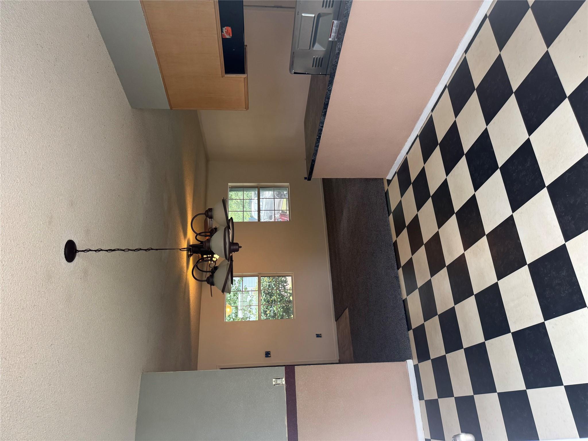 405 Lynch St, Smithville, TX 78957