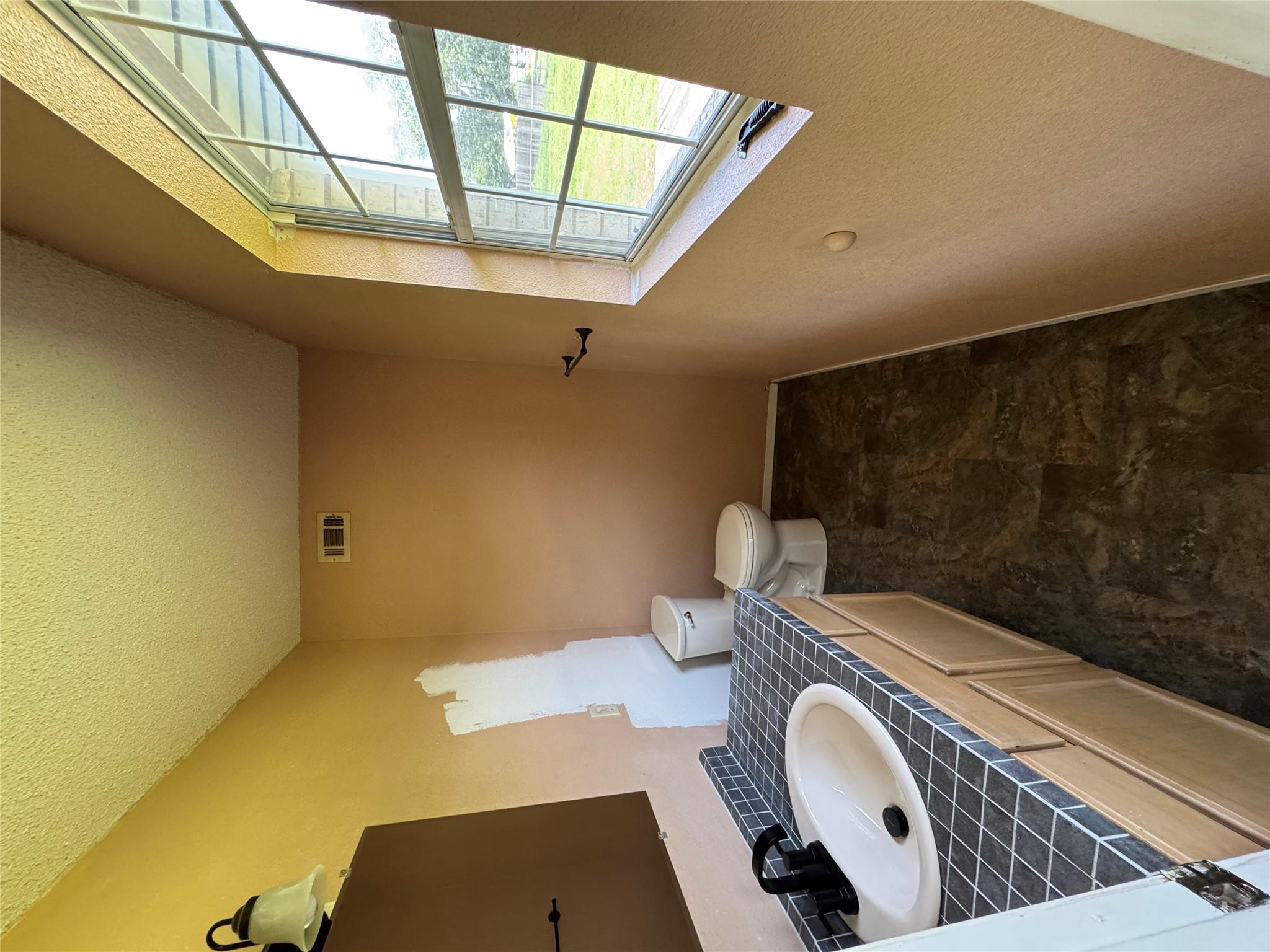 405 Lynch St, Smithville, TX 78957