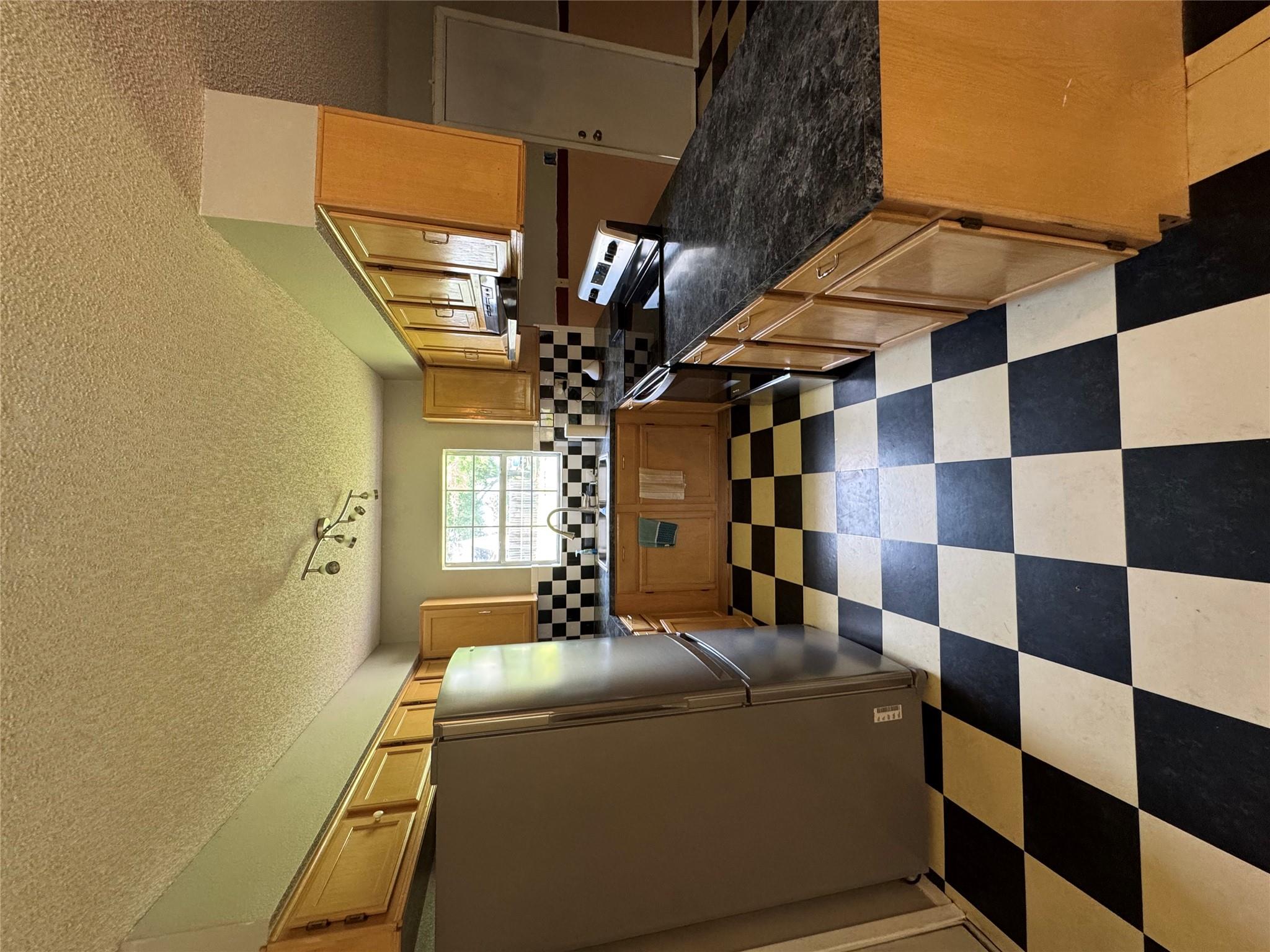 405 Lynch St, Smithville, TX 78957