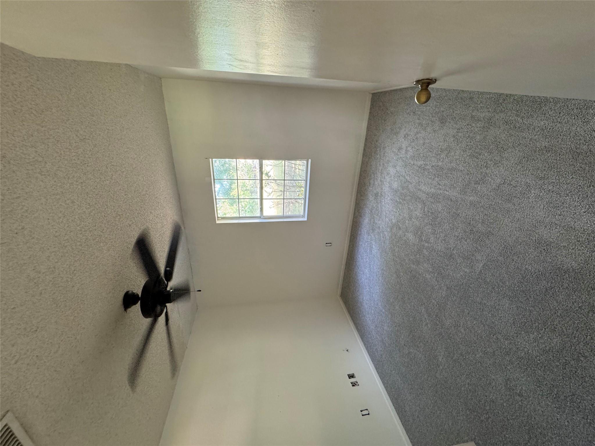 405 Lynch St, Smithville, TX 78957