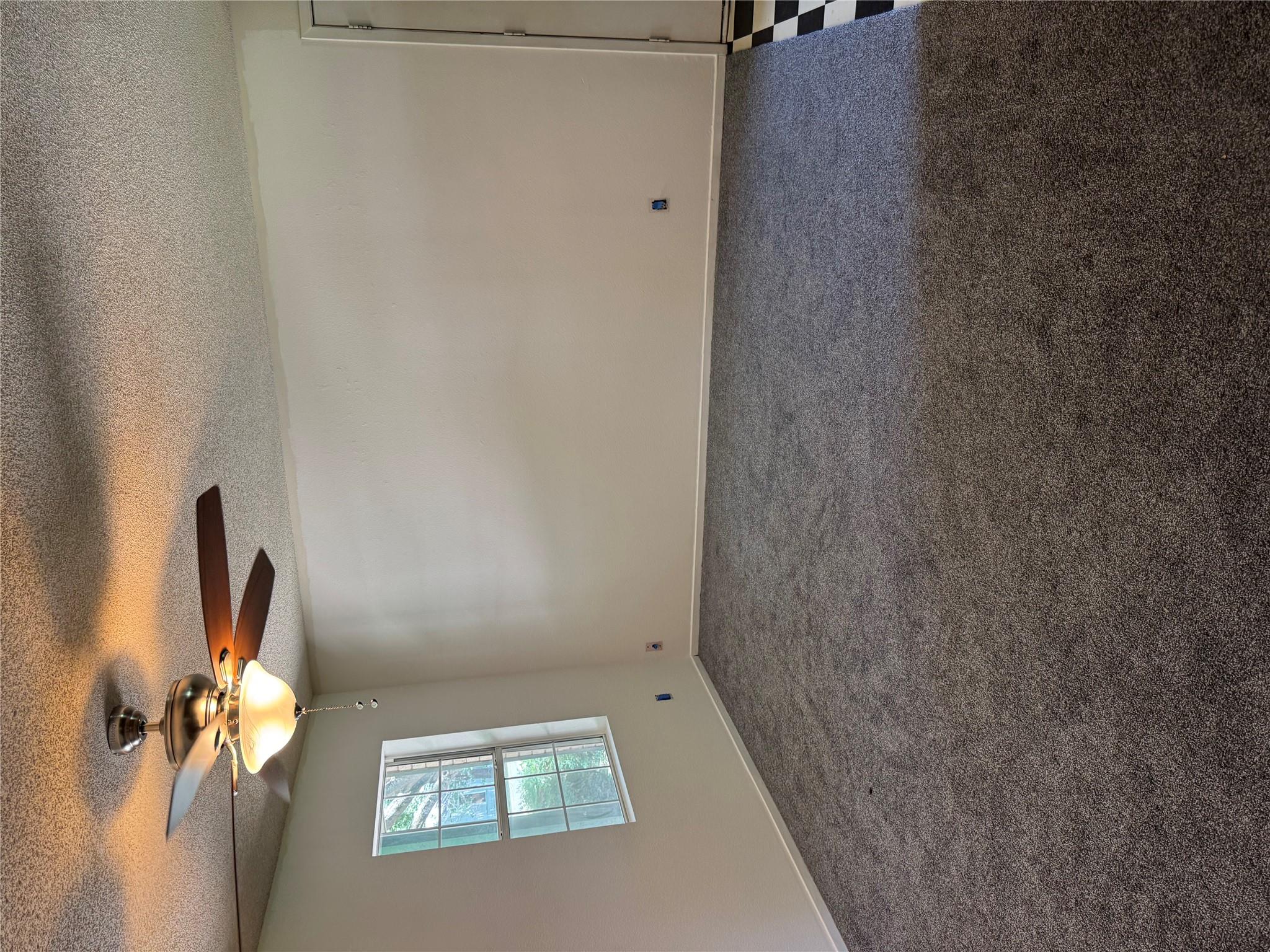 405 Lynch St, Smithville, TX 78957