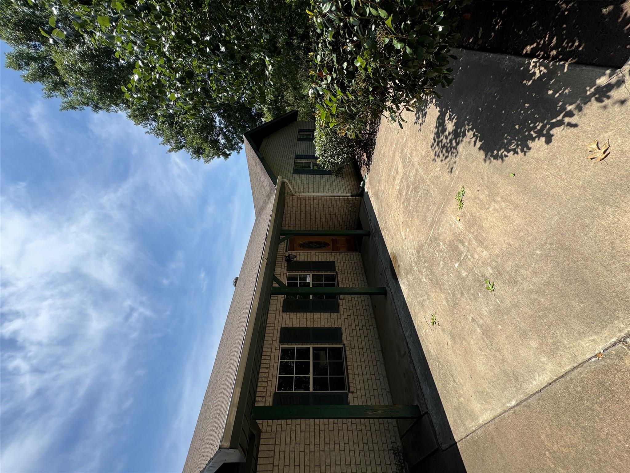 405 Lynch St, Smithville, TX 78957