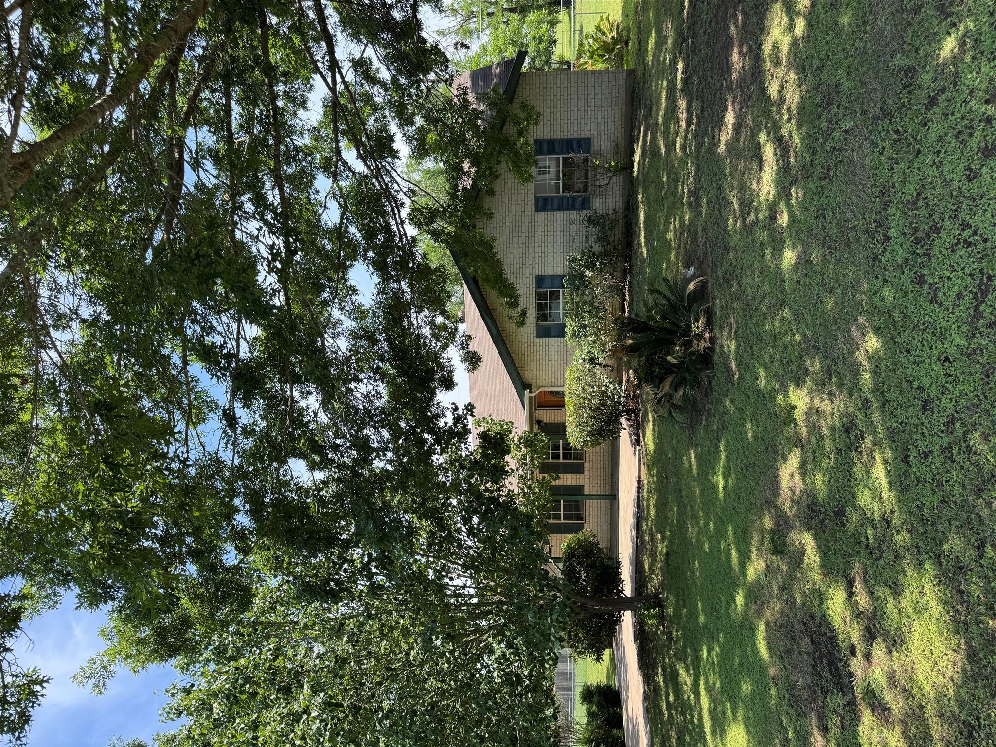 405 Lynch St, Smithville, TX 78957