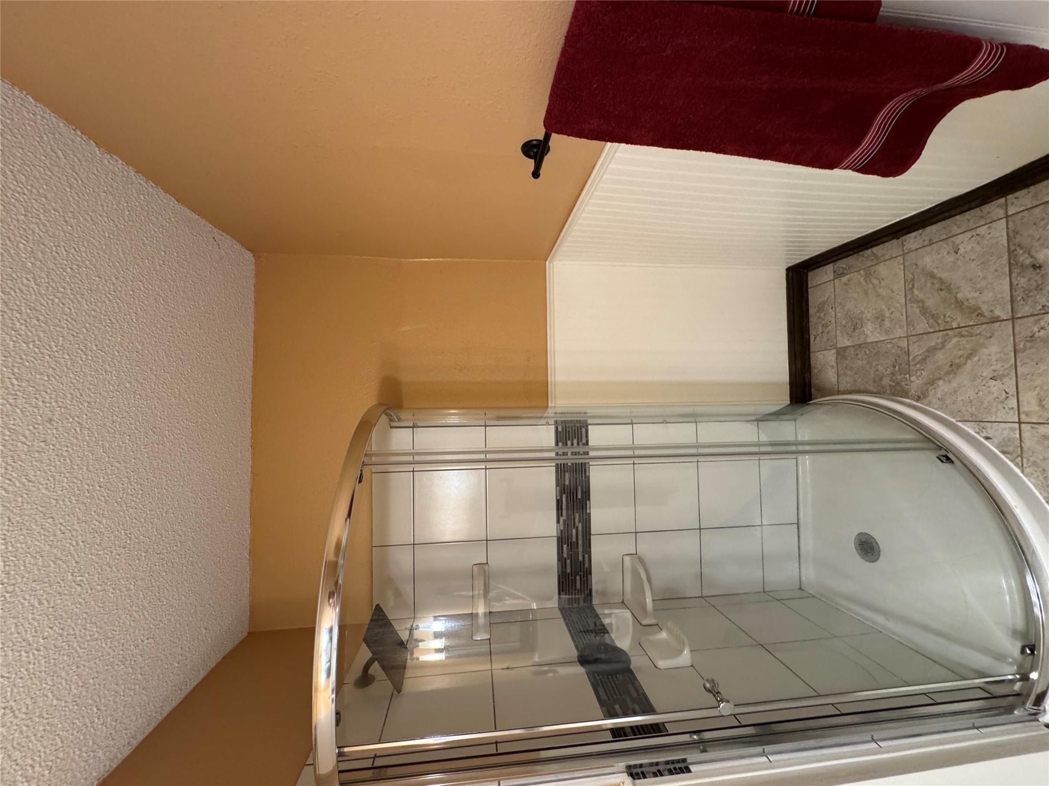 405 Lynch St, Smithville, TX 78957