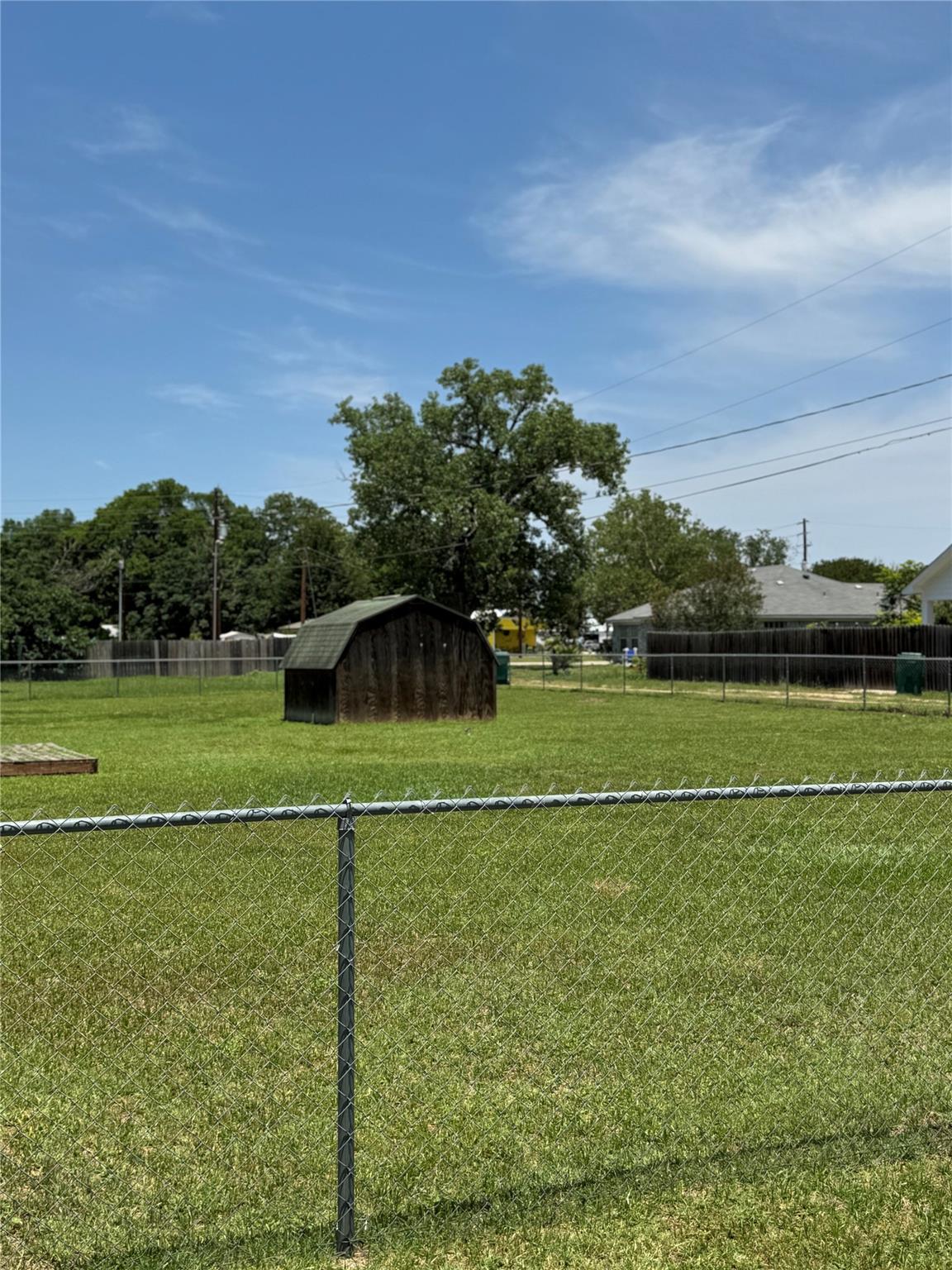 405 Lynch St, Smithville, TX 78957