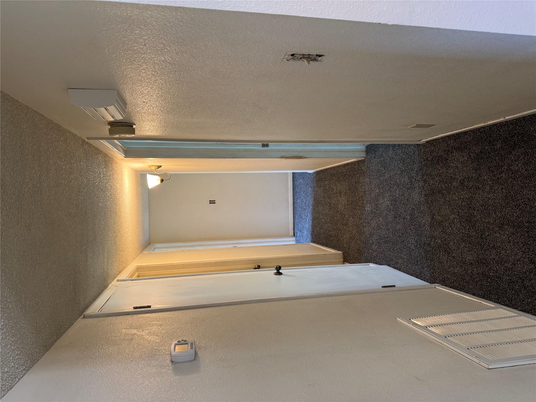 405 Lynch St, Smithville, TX 78957