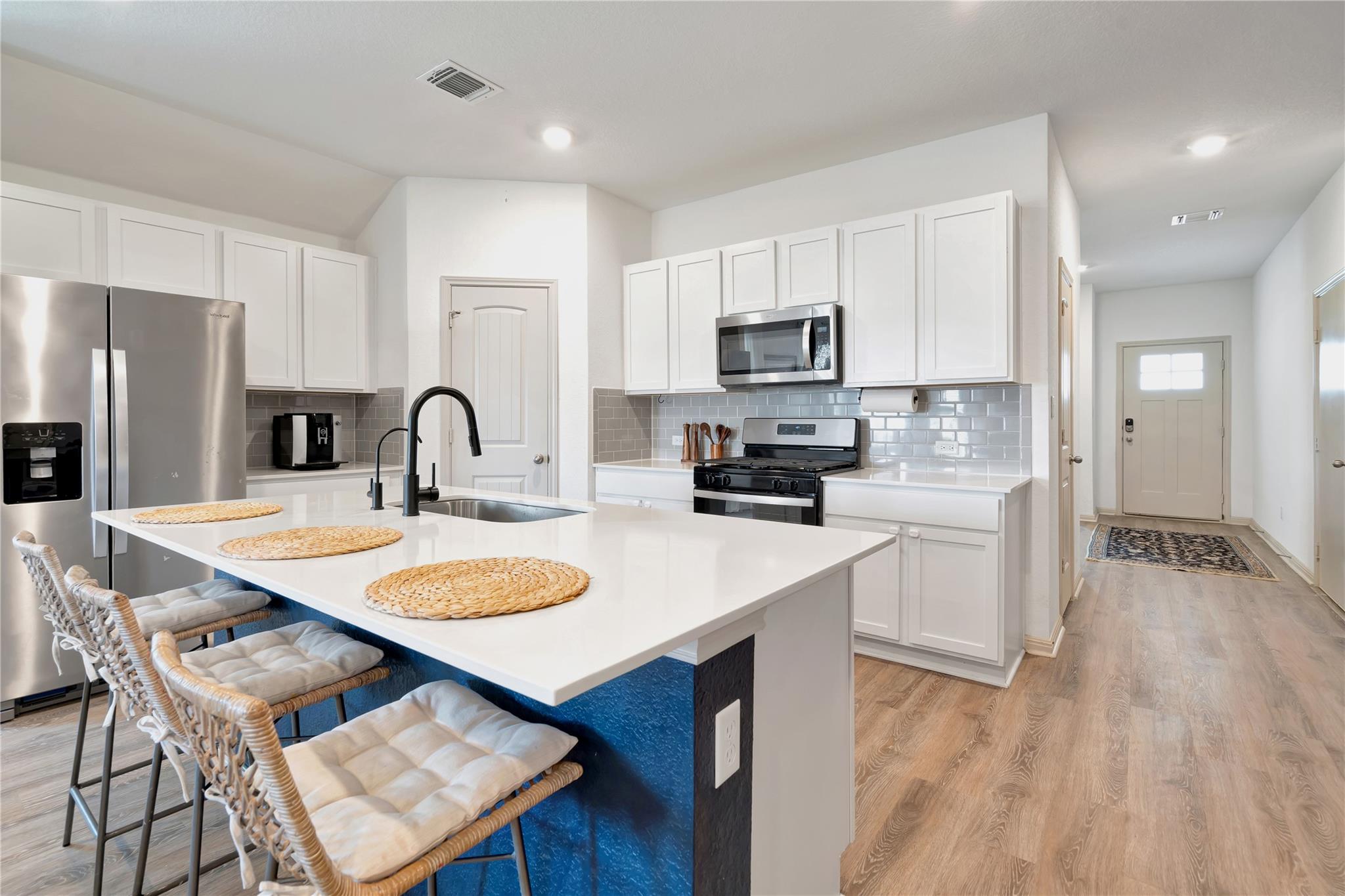 225 Sweetwater Creek Ln, Hutto, TX 78634