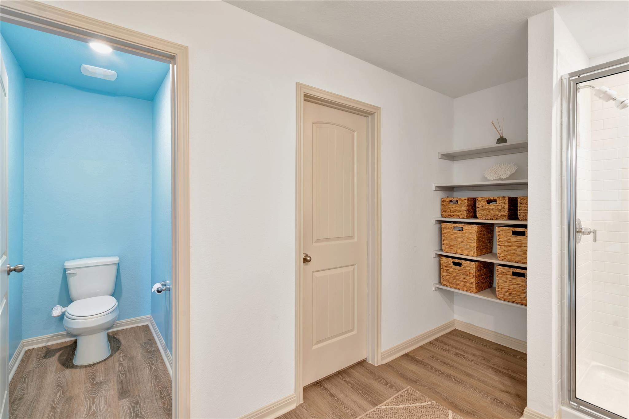 225 Sweetwater Creek Ln, Hutto, TX 78634