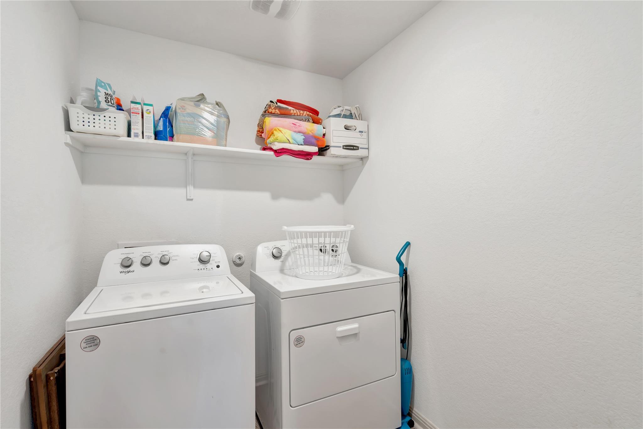 225 Sweetwater Creek Ln, Hutto, TX 78634