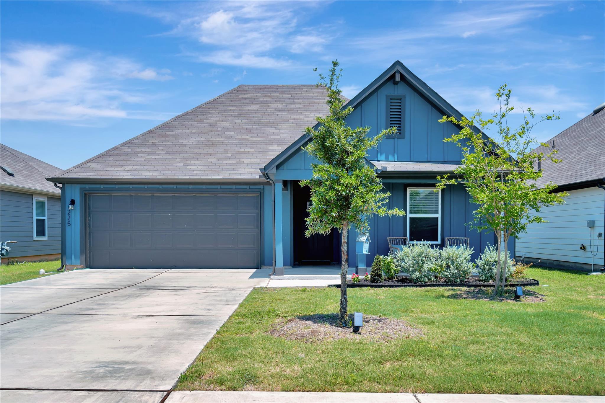 225 Sweetwater Creek Ln, Hutto, TX 78634