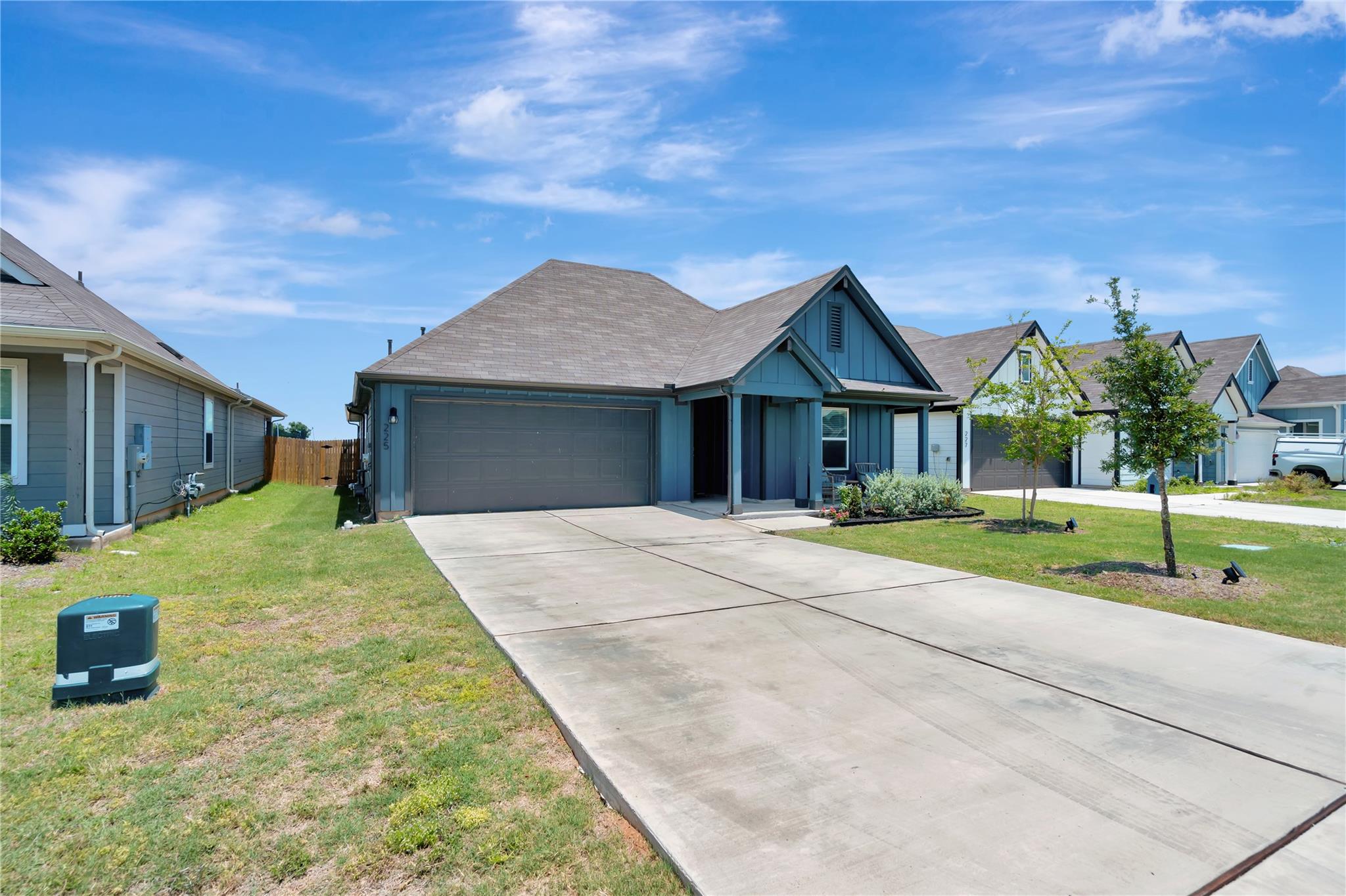 225 Sweetwater Creek Ln, Hutto, TX 78634
