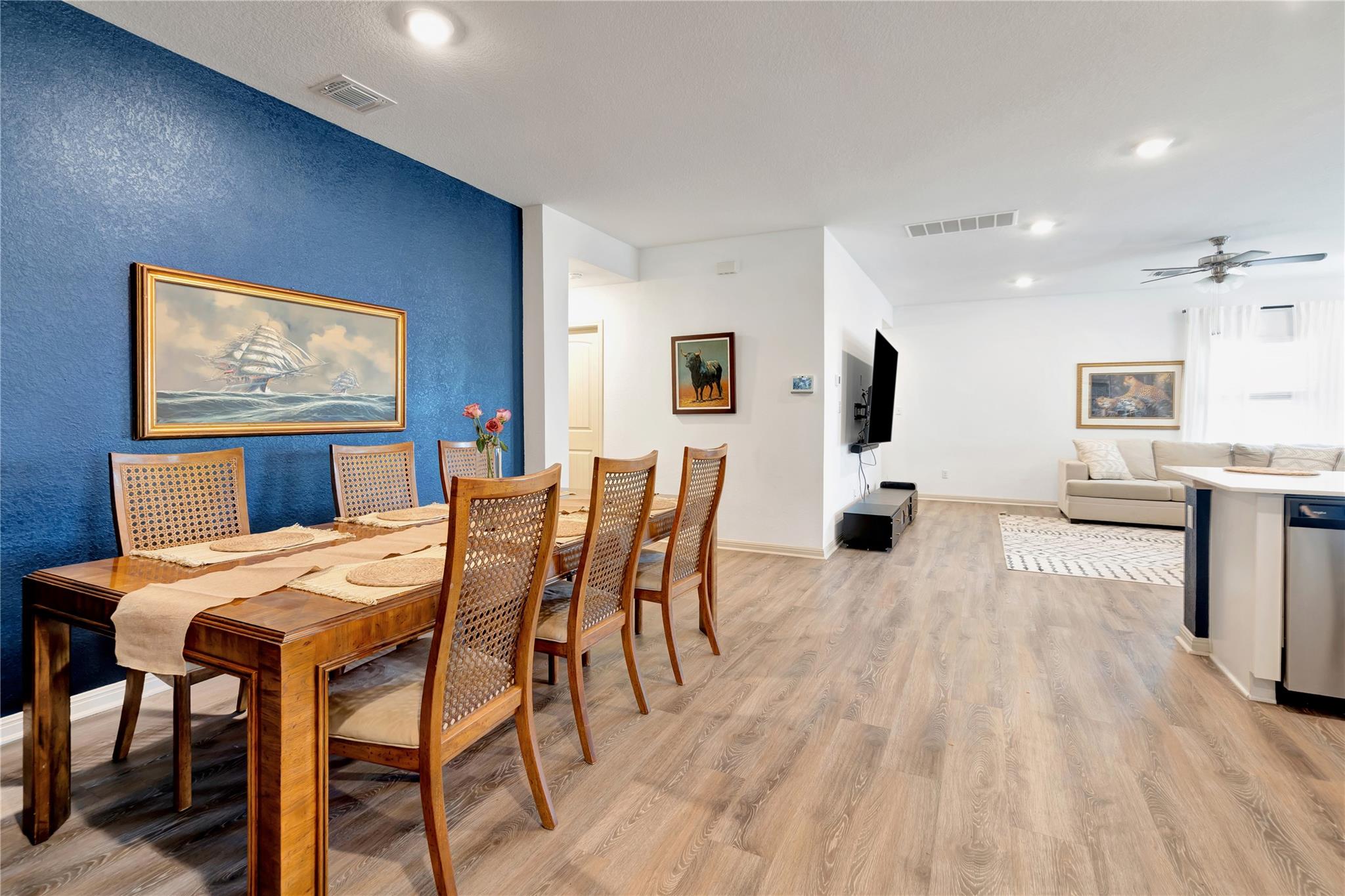 225 Sweetwater Creek Ln, Hutto, TX 78634