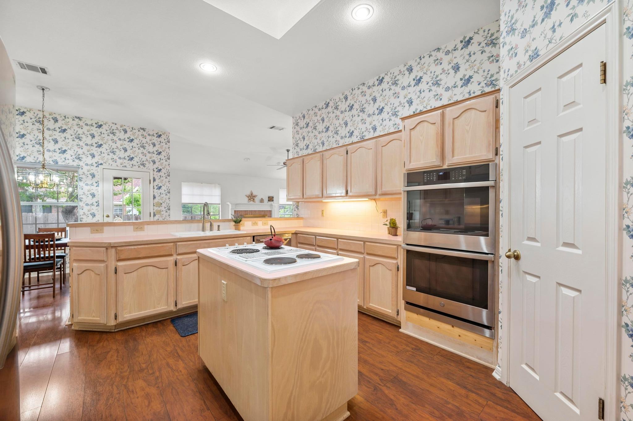 10601 Beckwood Dr, Austin, TX 78726