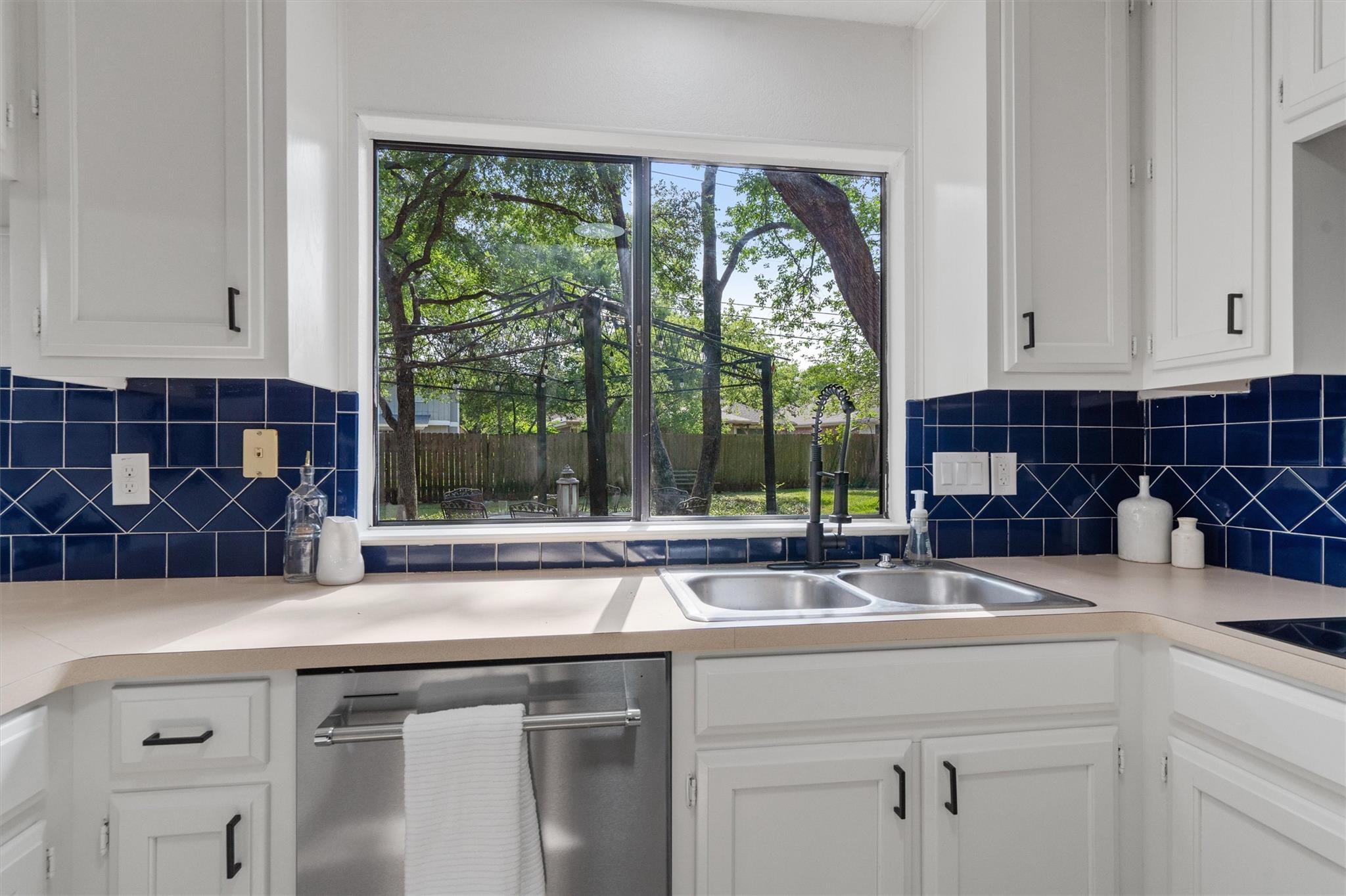 7915 Petaca Trl, Austin, TX 78729