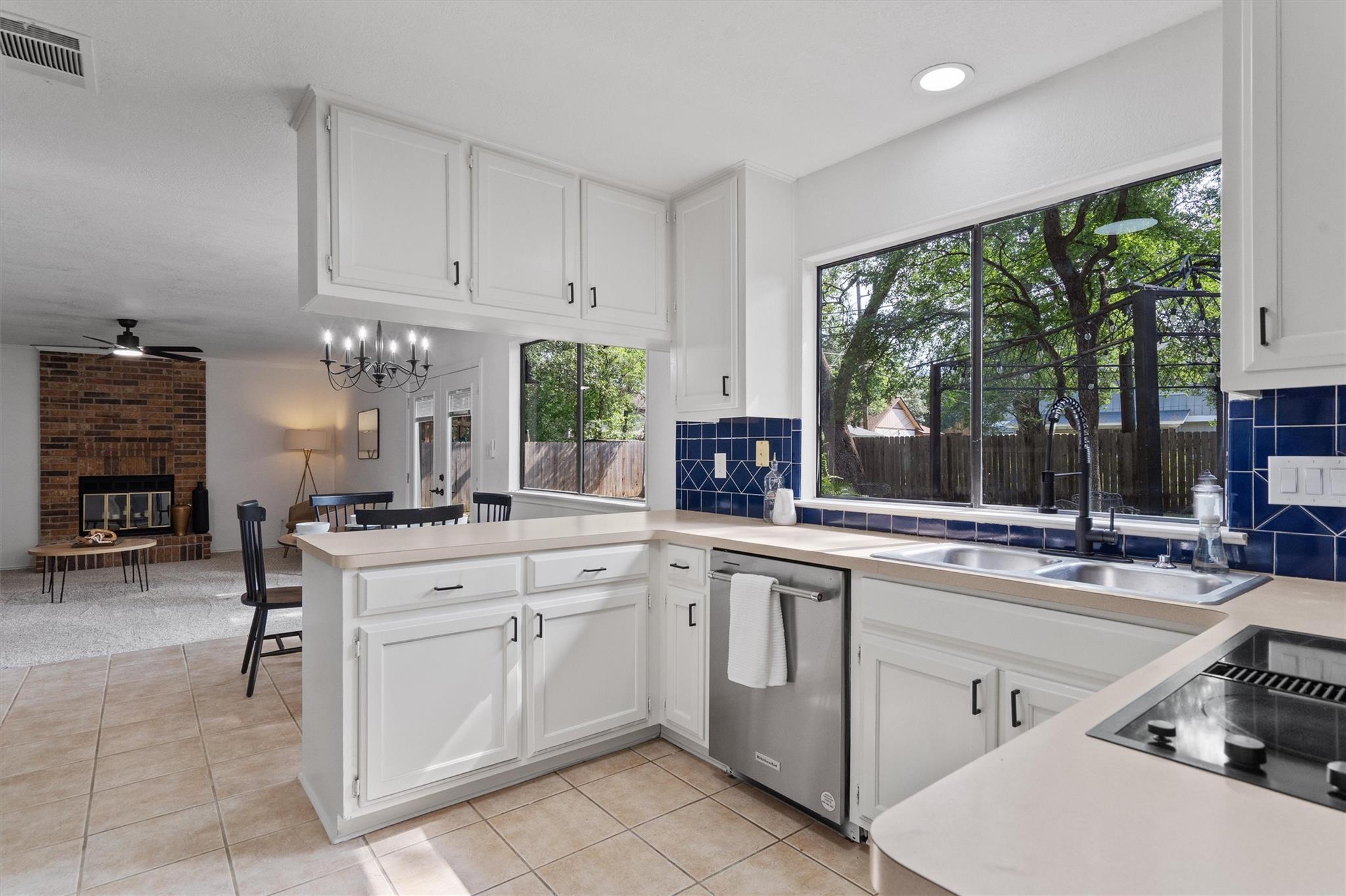 7915 Petaca Trl, Austin, TX 78729