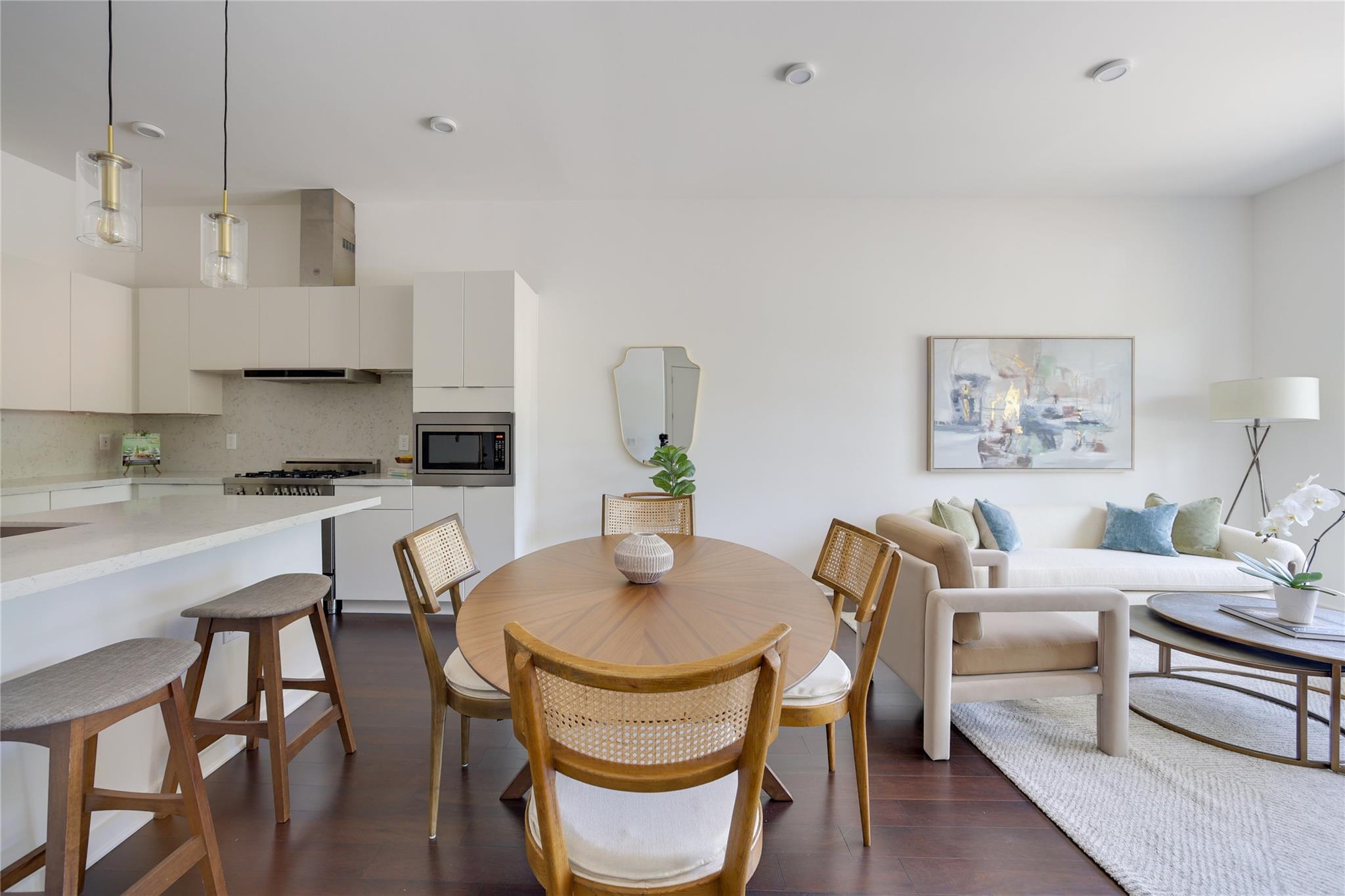207 W Johanna St # 102, Austin, TX 78704