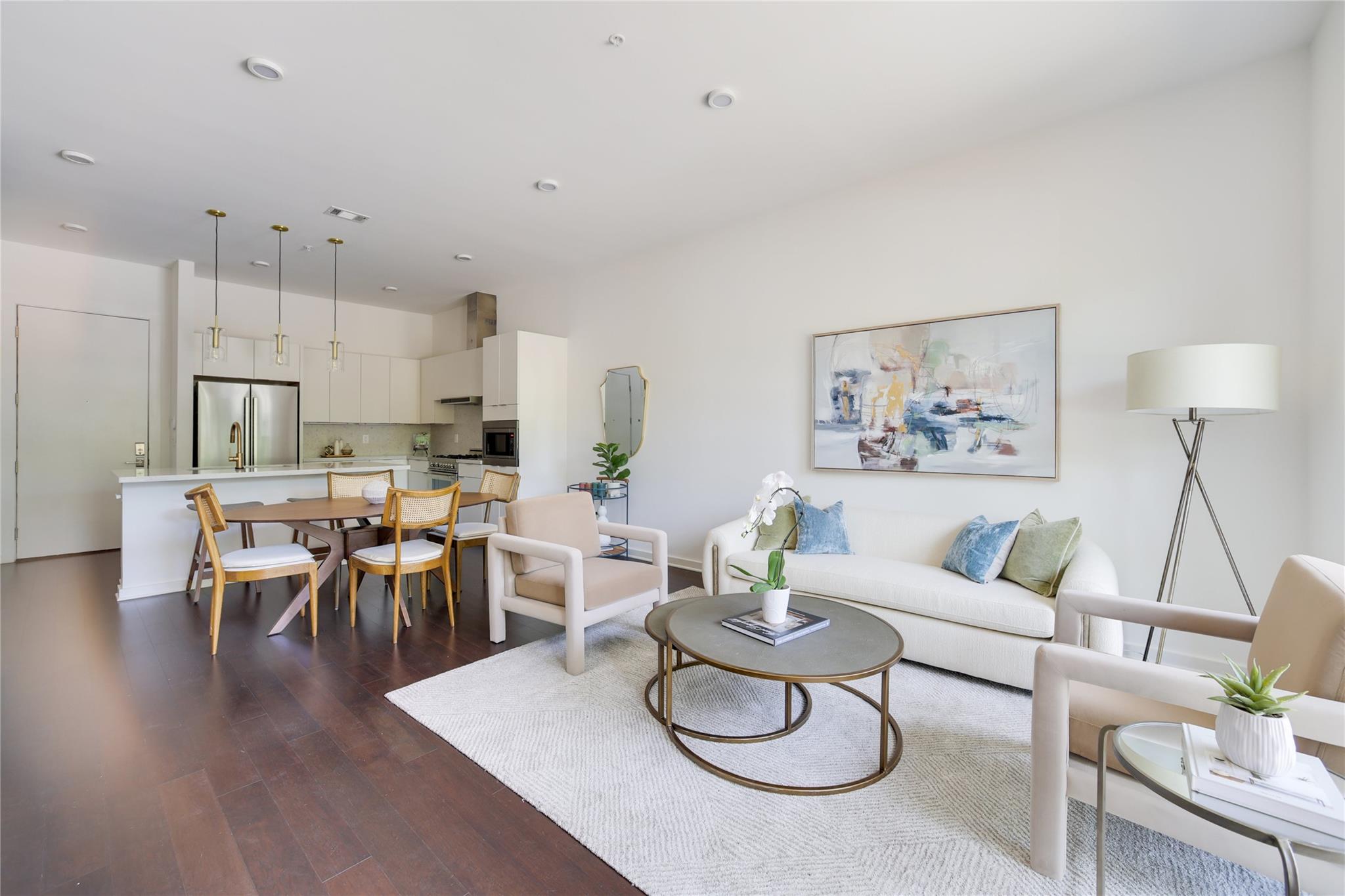 207 W Johanna St # 102, Austin, TX 78704