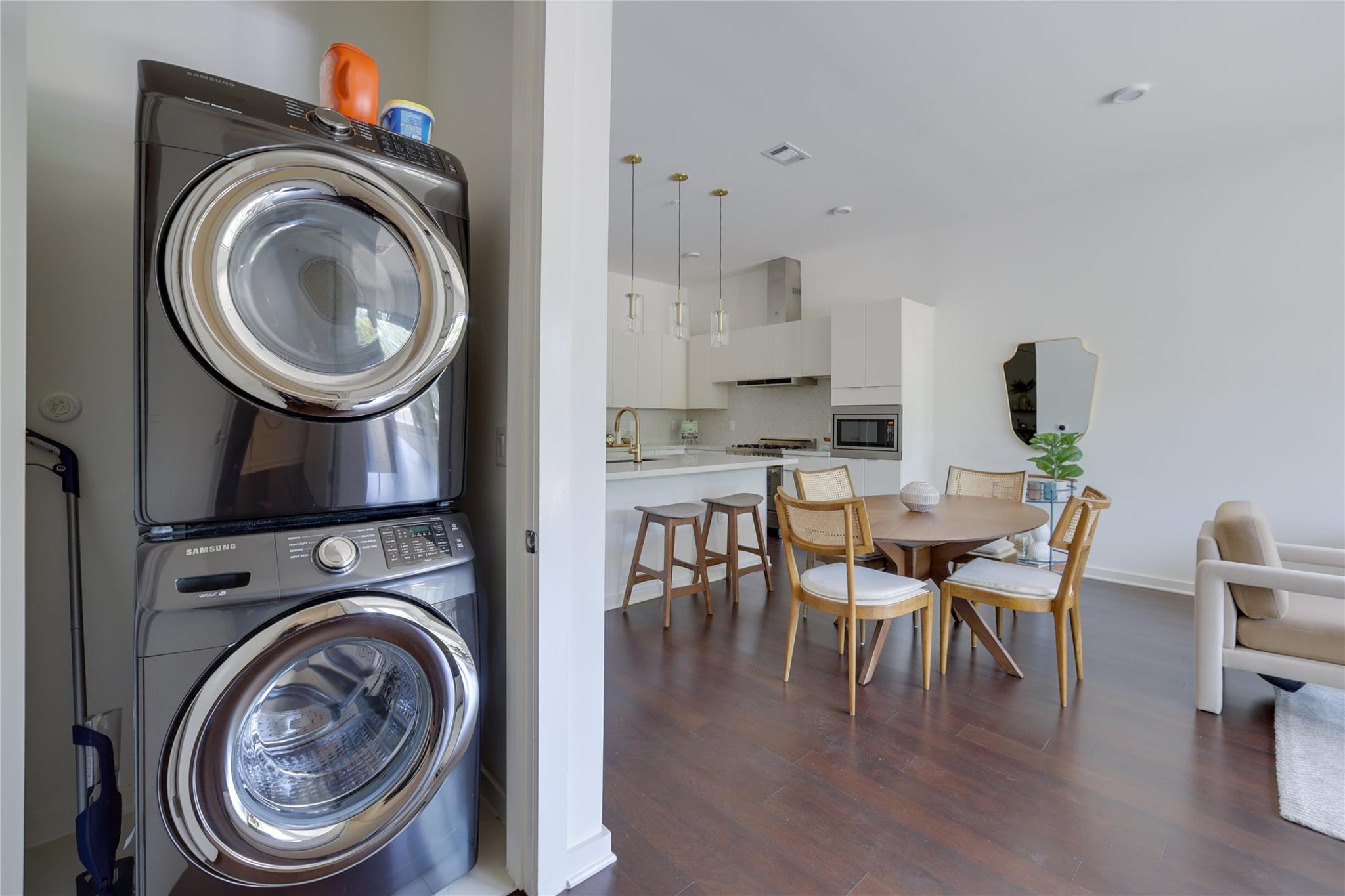 207 W Johanna St # 102, Austin, TX 78704