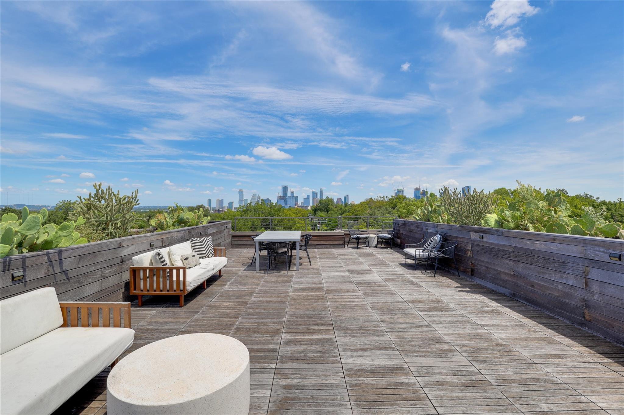 207 W Johanna St # 102, Austin, TX 78704