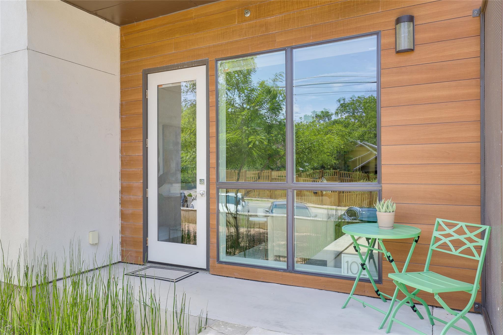 207 W Johanna St # 102, Austin, TX 78704