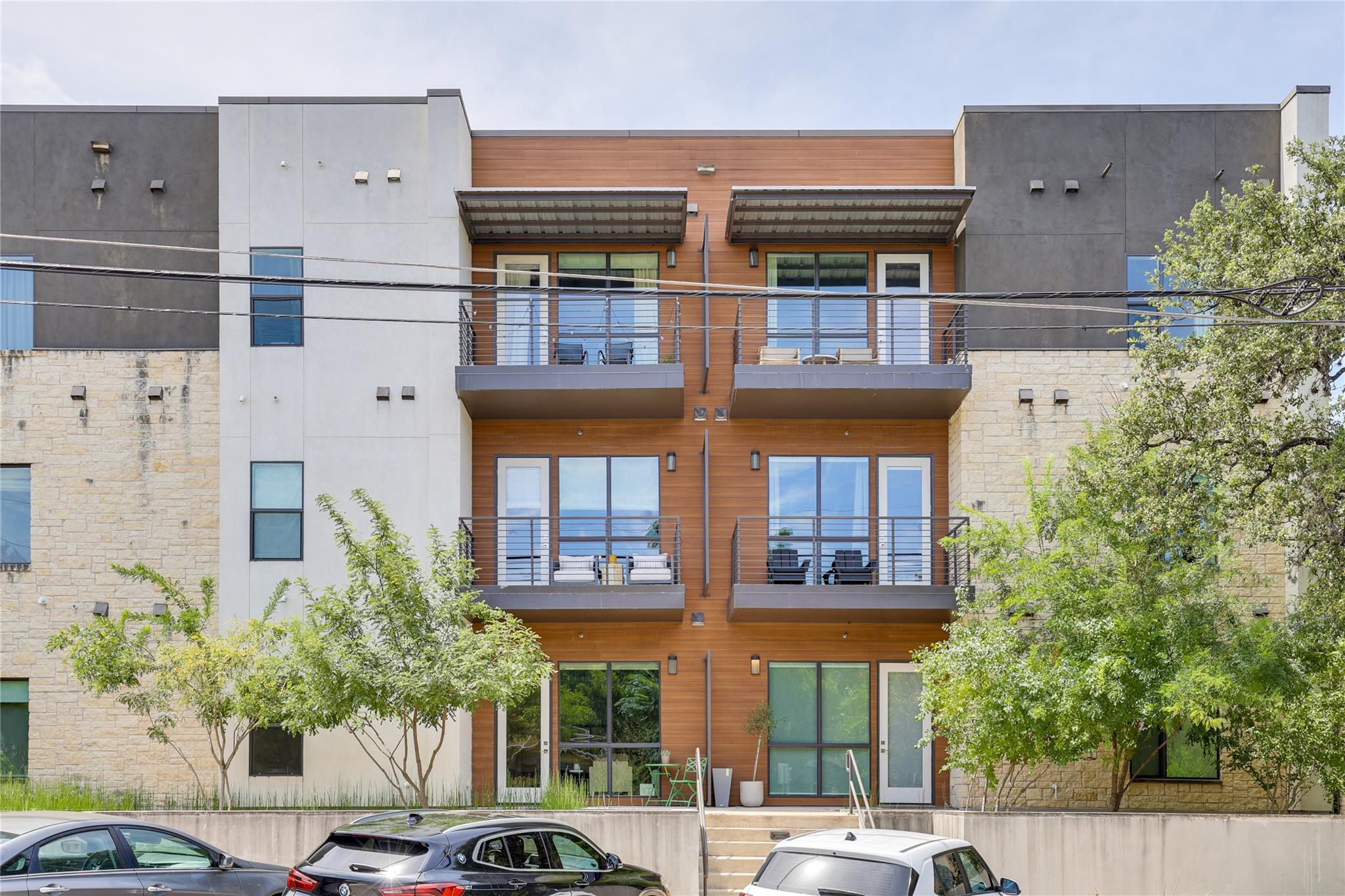 207 W Johanna St # 102, Austin, TX 78704