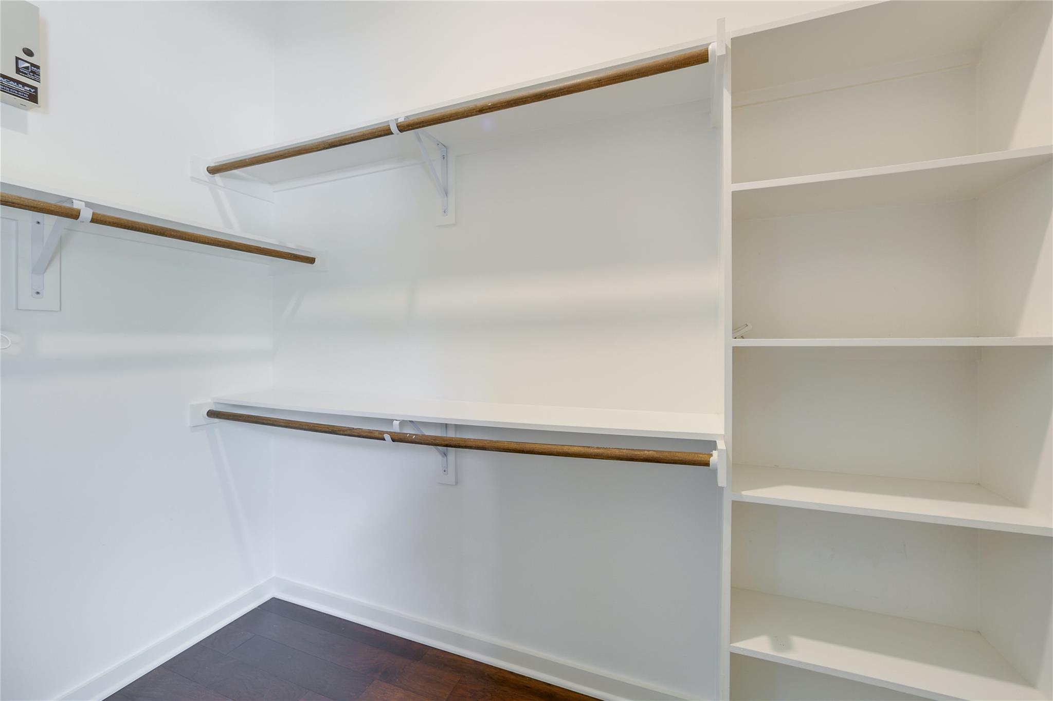 207 W Johanna St # 102, Austin, TX 78704