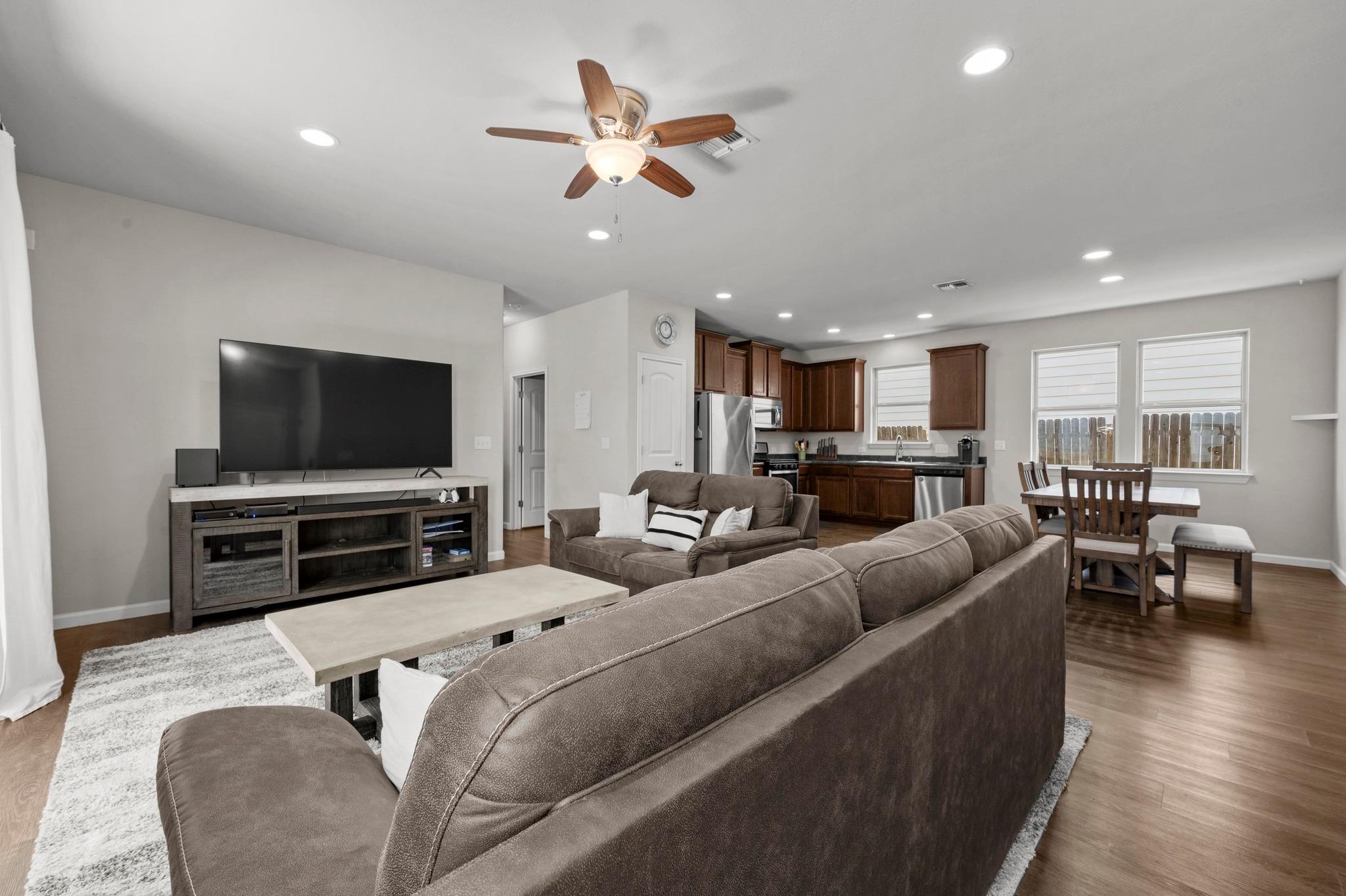 328 Triumph Rd, Buda, TX 78610