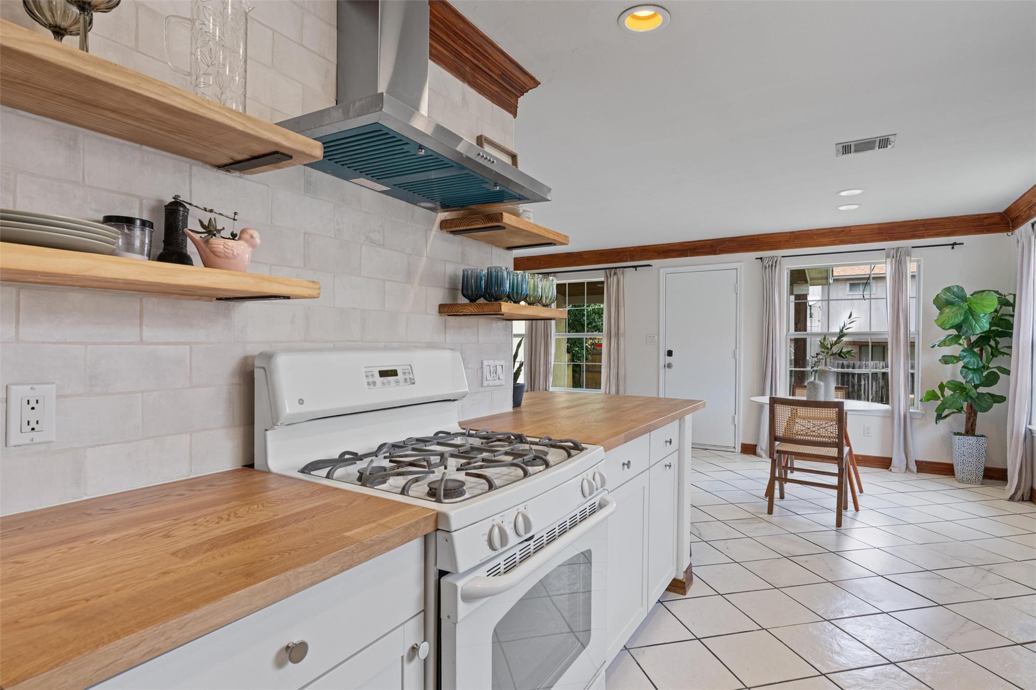 13912 Cambourne Dr, Pflugerville, TX 78660