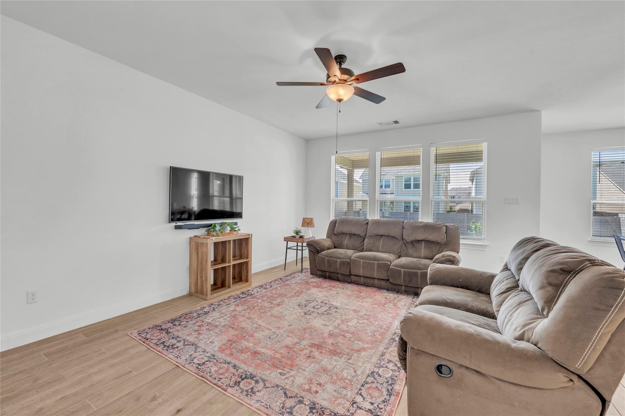 240 Harbors Ln, Leander, TX 78641