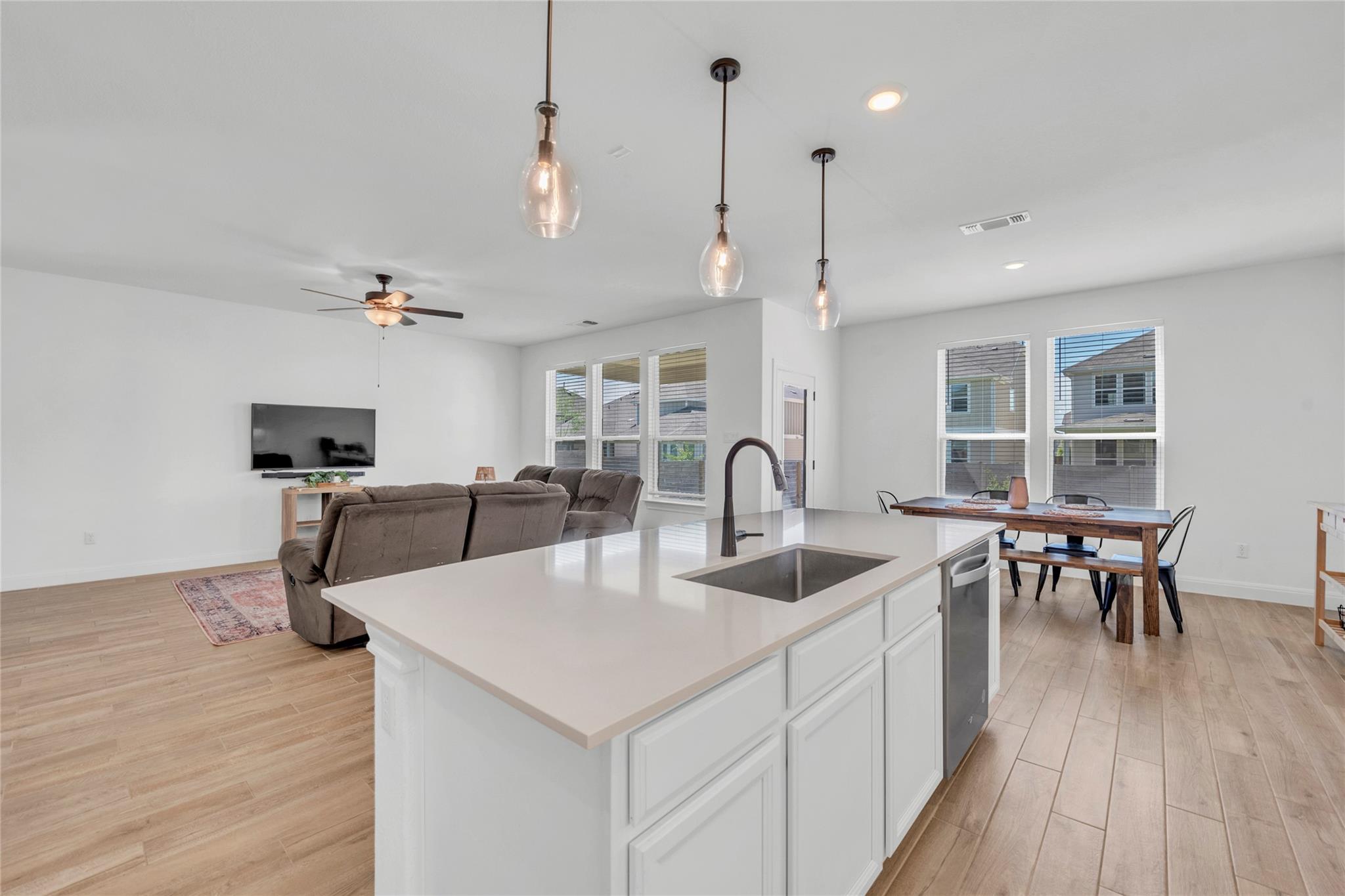 240 Harbors Ln, Leander, TX 78641