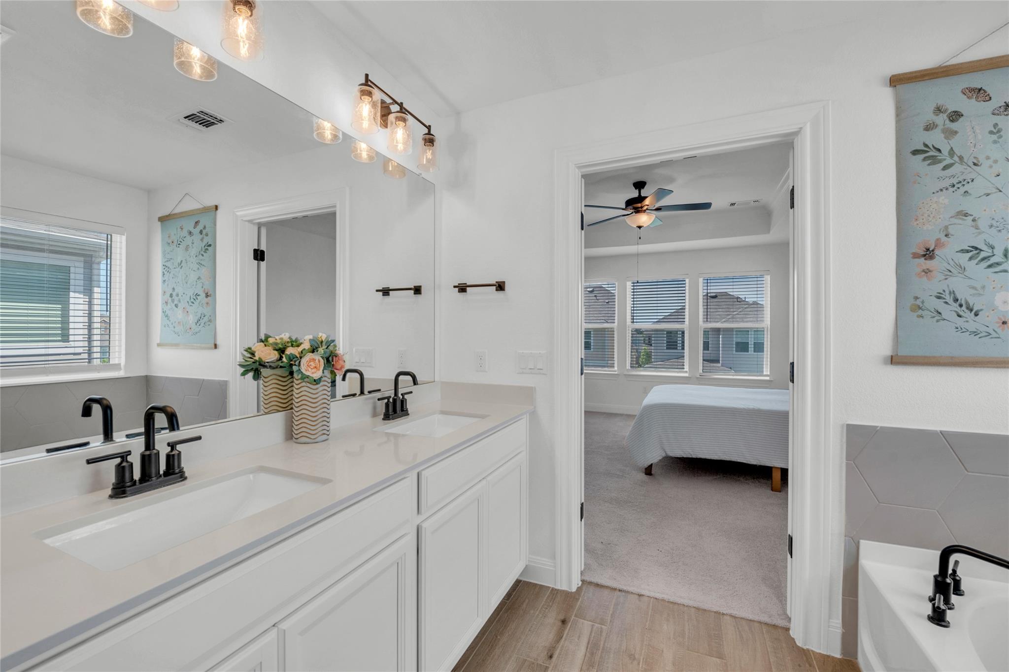 240 Harbors Ln, Leander, TX 78641