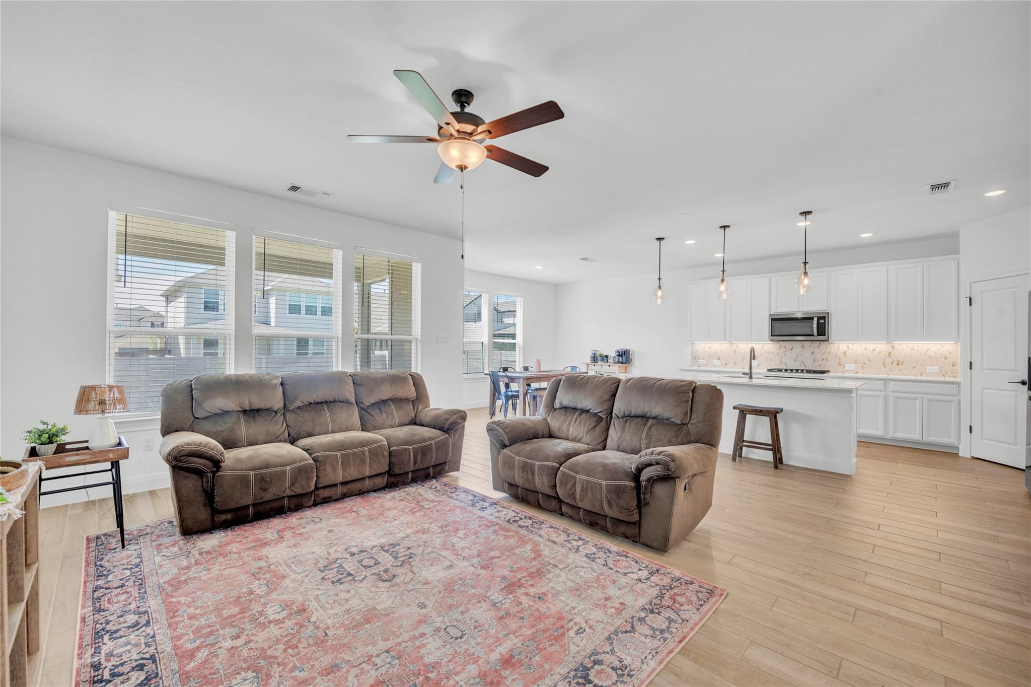 240 Harbors Ln, Leander, TX 78641