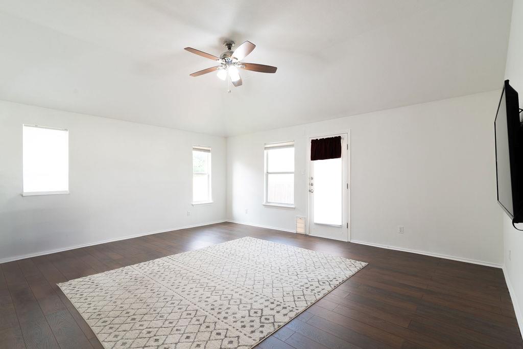 1310 Rainbow Parke Dr, Round Rock, TX 78665